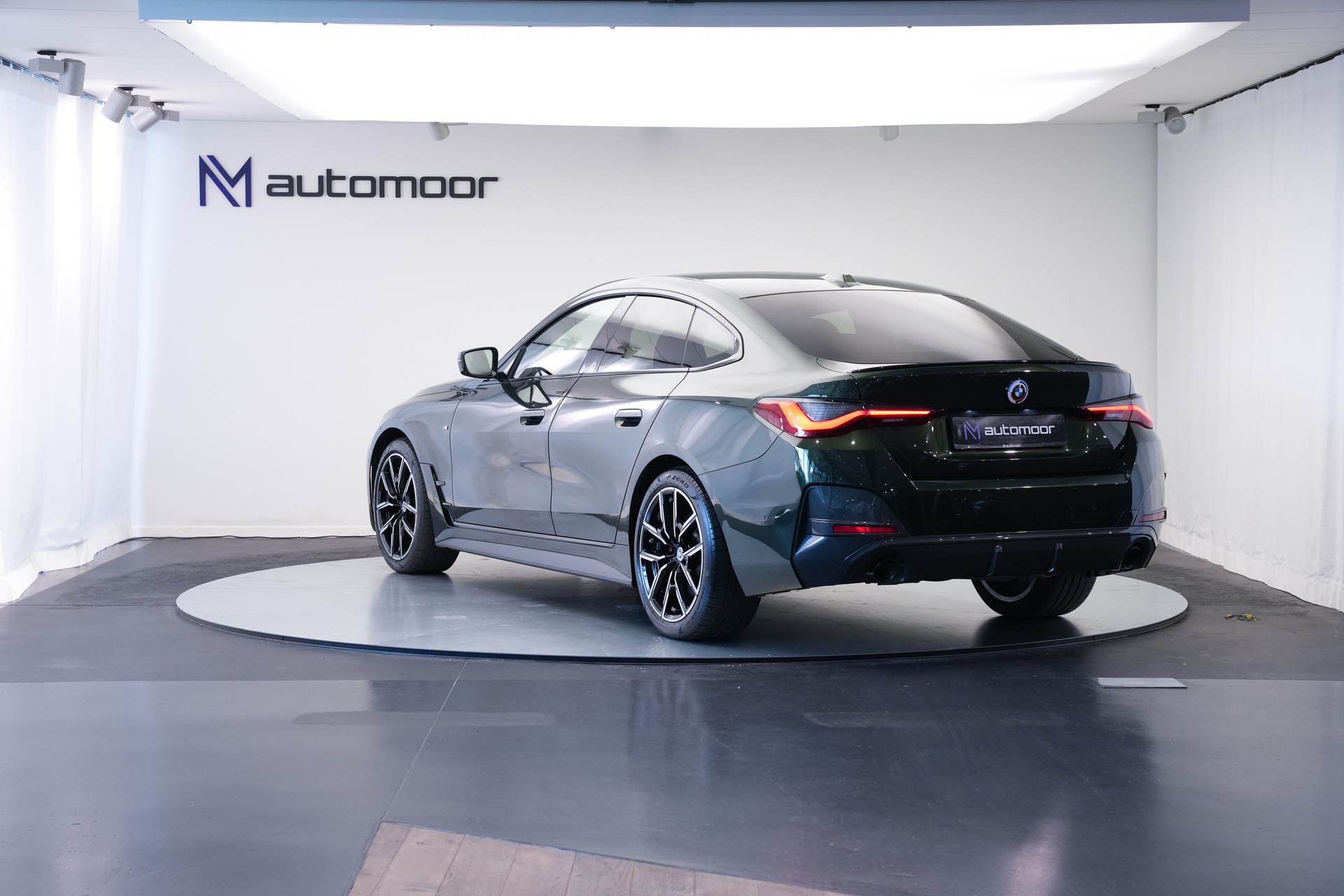 BMW 430i Gran Coupé M Sport PRO Steptronic *Carbon* *Sanremo grün* *50 Jahre* *Glasdach*-image-6