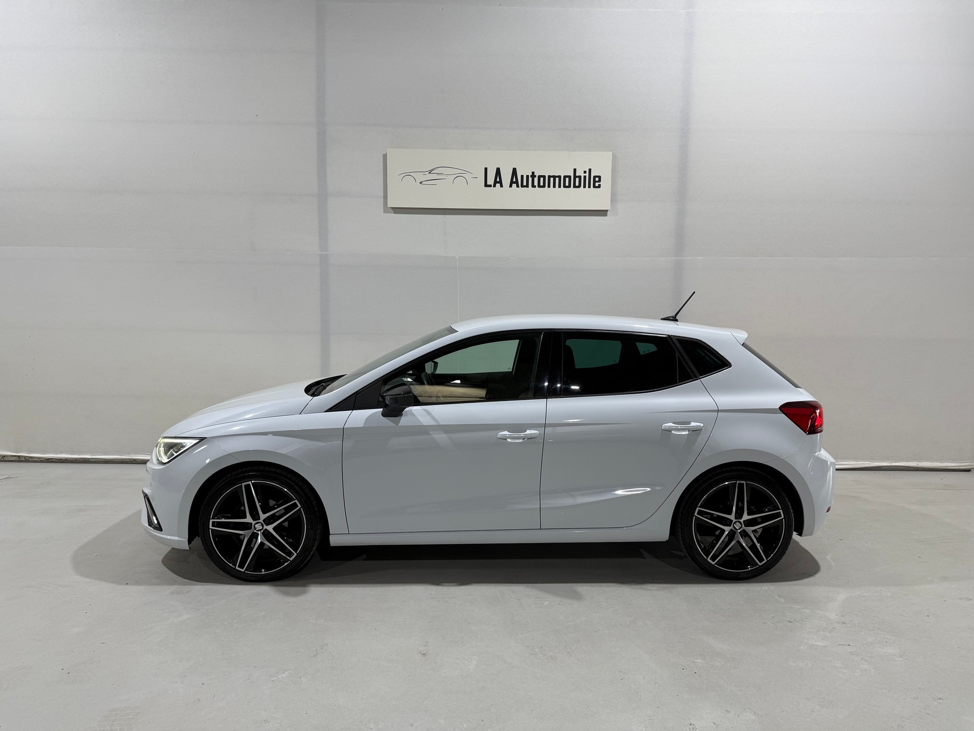 SEAT Ibiza 1.0 EcoTSI DSG Swiss FR (CH-Fahrzeug)-image-2