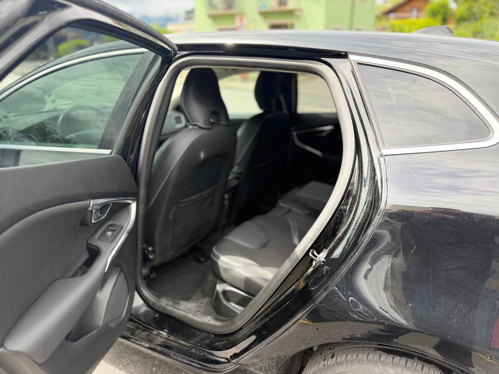 VOLVO V40 D2 Momentum-image-11
