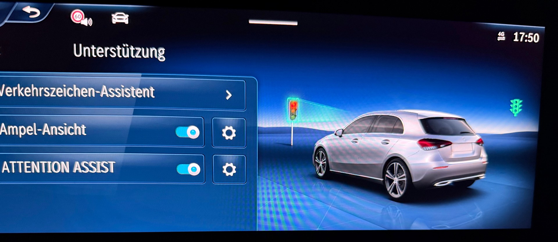 MERCEDES-BENZ A 250 e AMG Line 8G-DCT-image-15