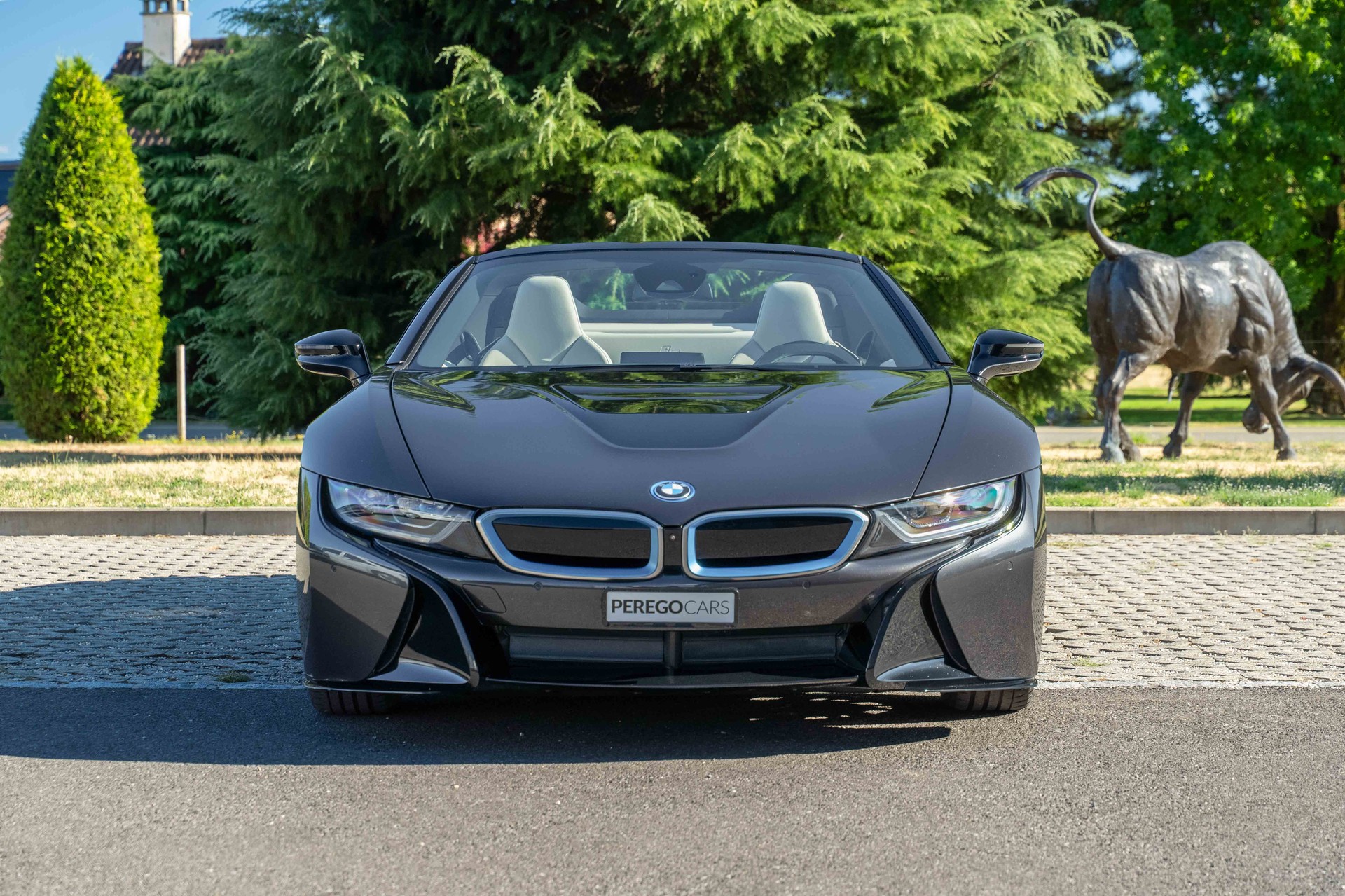 BMW i8 Roadster-image-3