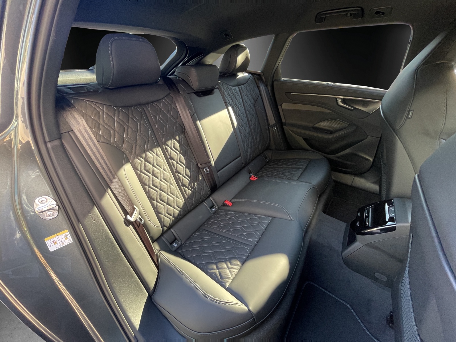 AUDI A6 Avant TDI quattro 220 kW S tronic-image-7
