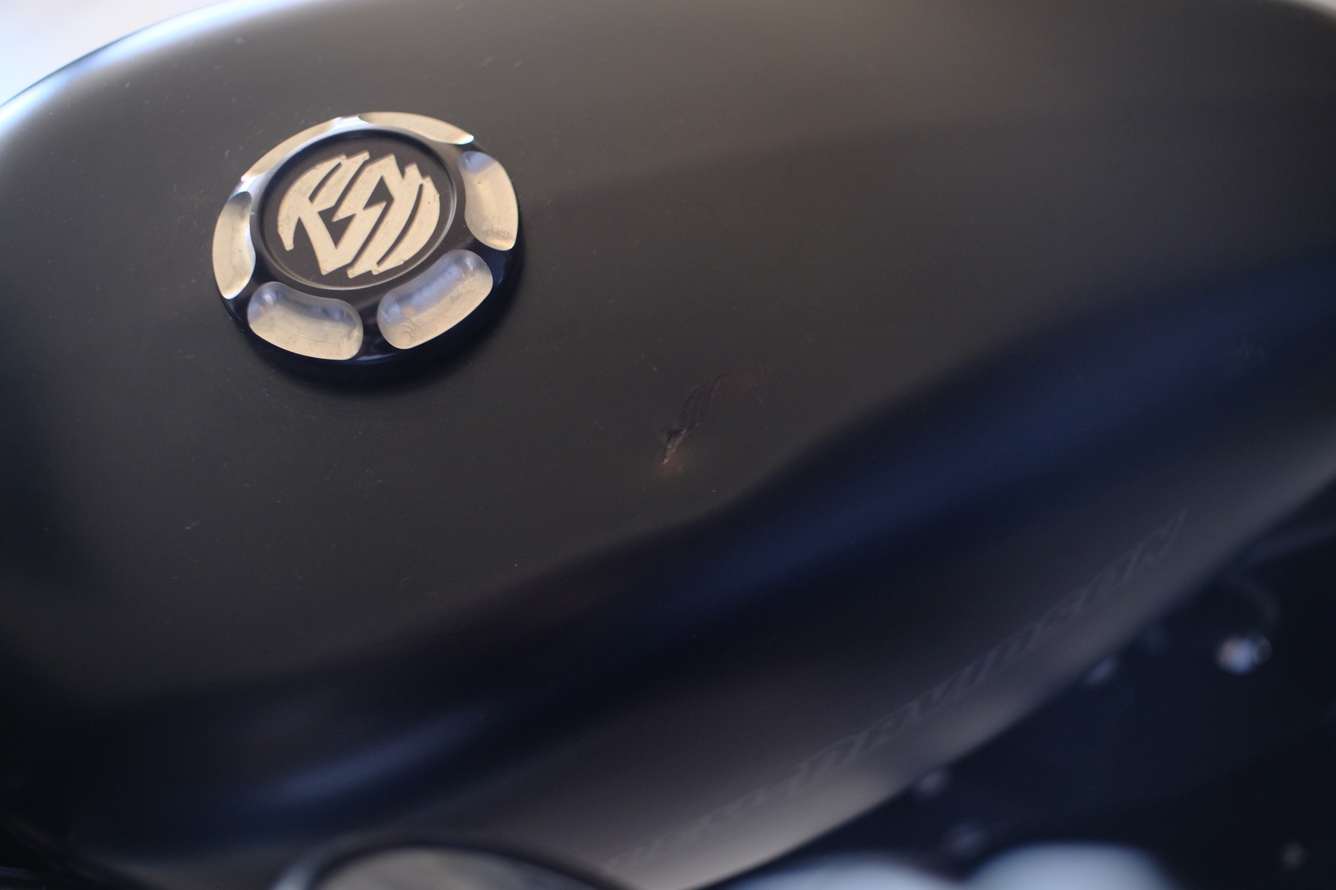 HARLEY-DAVIDSON XL 883 N Sportster Iron-image-3