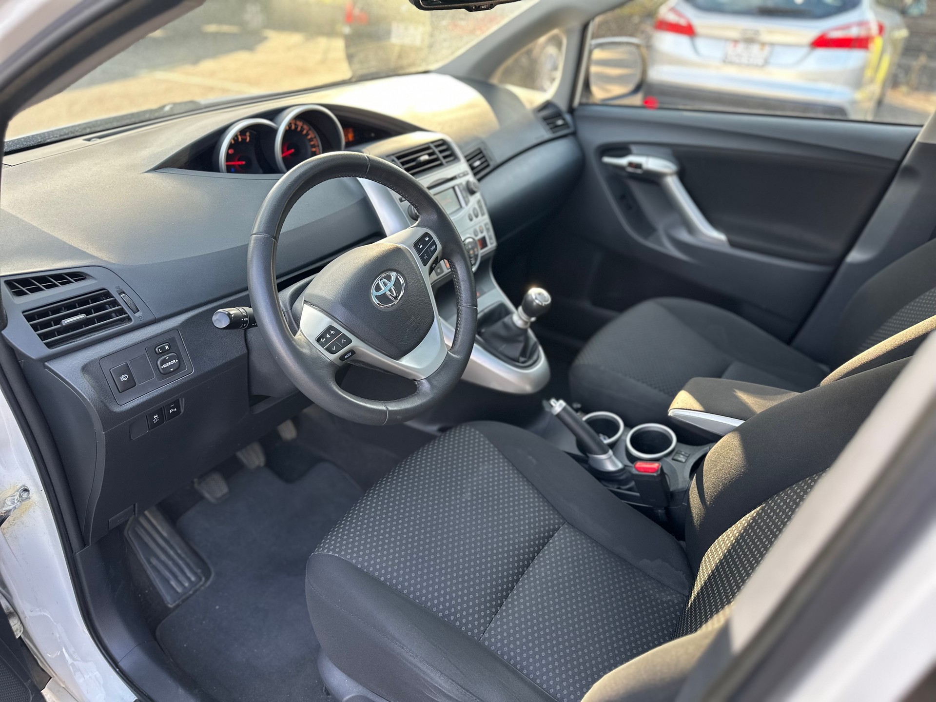 TOYOTA Verso 2.2 D-CAT Linea Sol-image-8