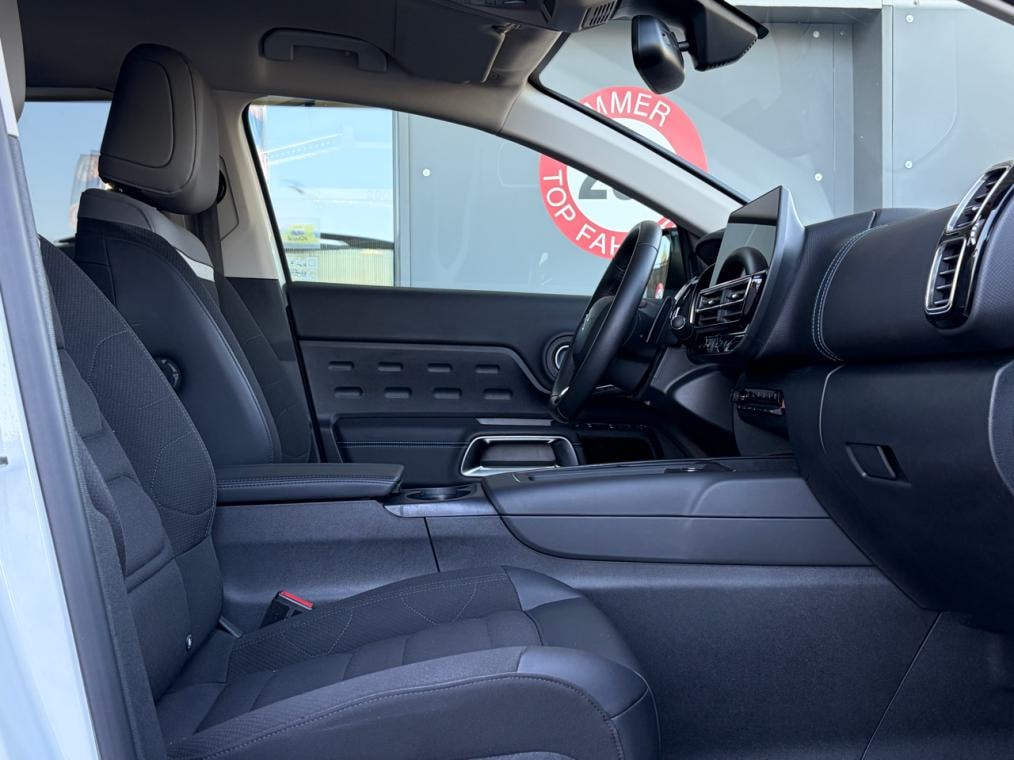 CITROEN C5 Aircross 1.6 PHEV Swiss Edition-image-9