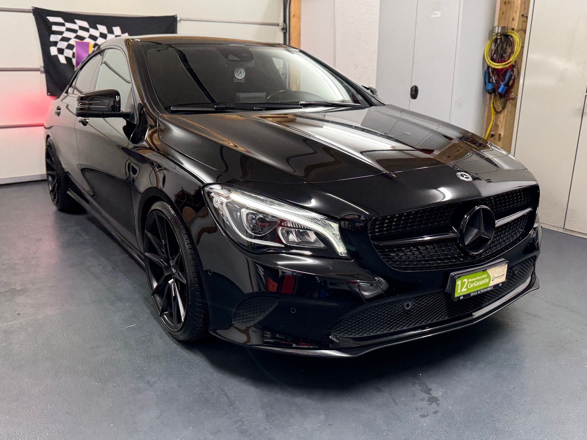 MERCEDES-BENZ CLA 200 Night Star 7G-DCT-showroom-element-1