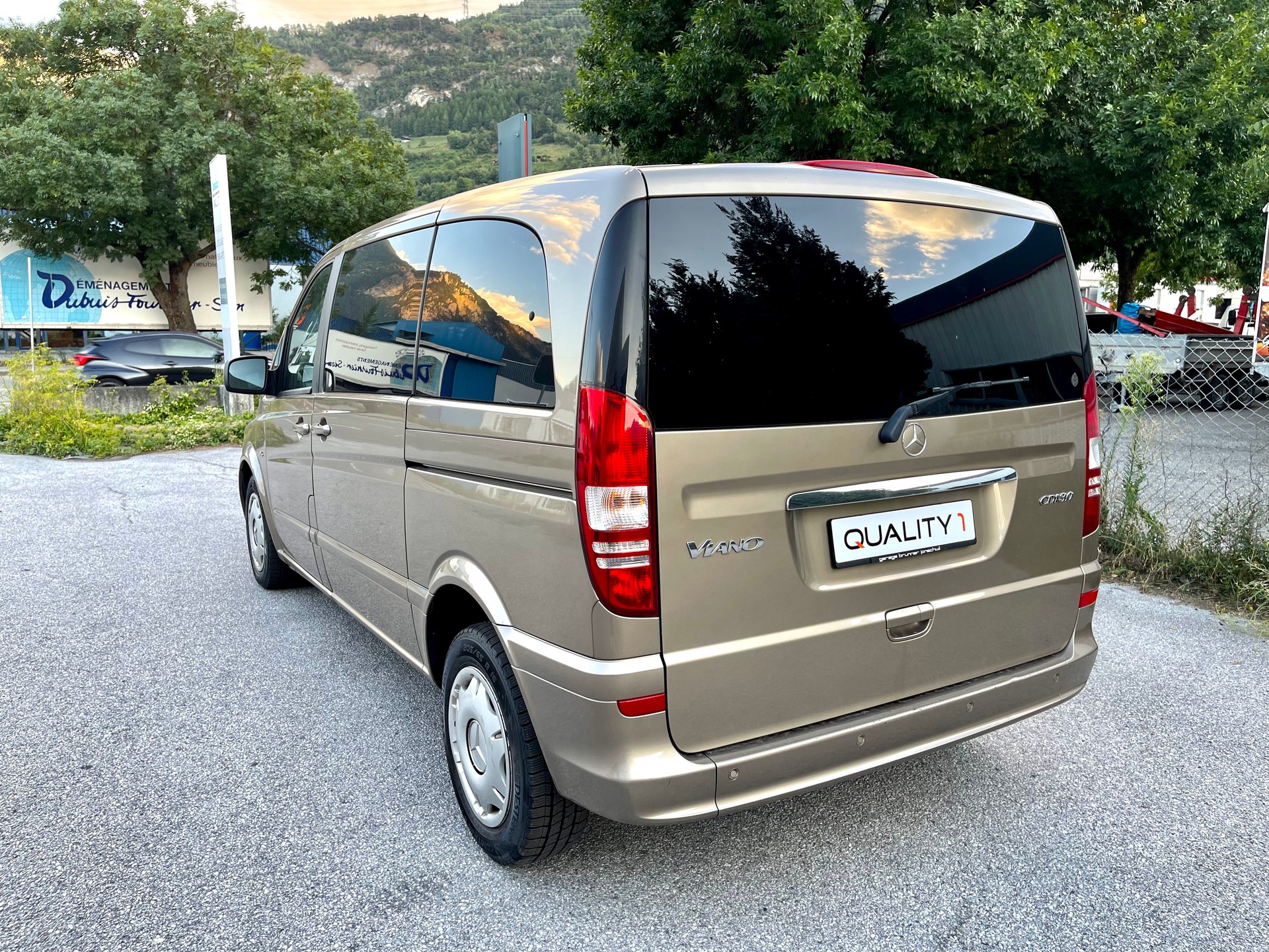 MERCEDES-BENZ Viano 3.0 CDI Blue Efficiency Ambiente A-showroom-element-3
