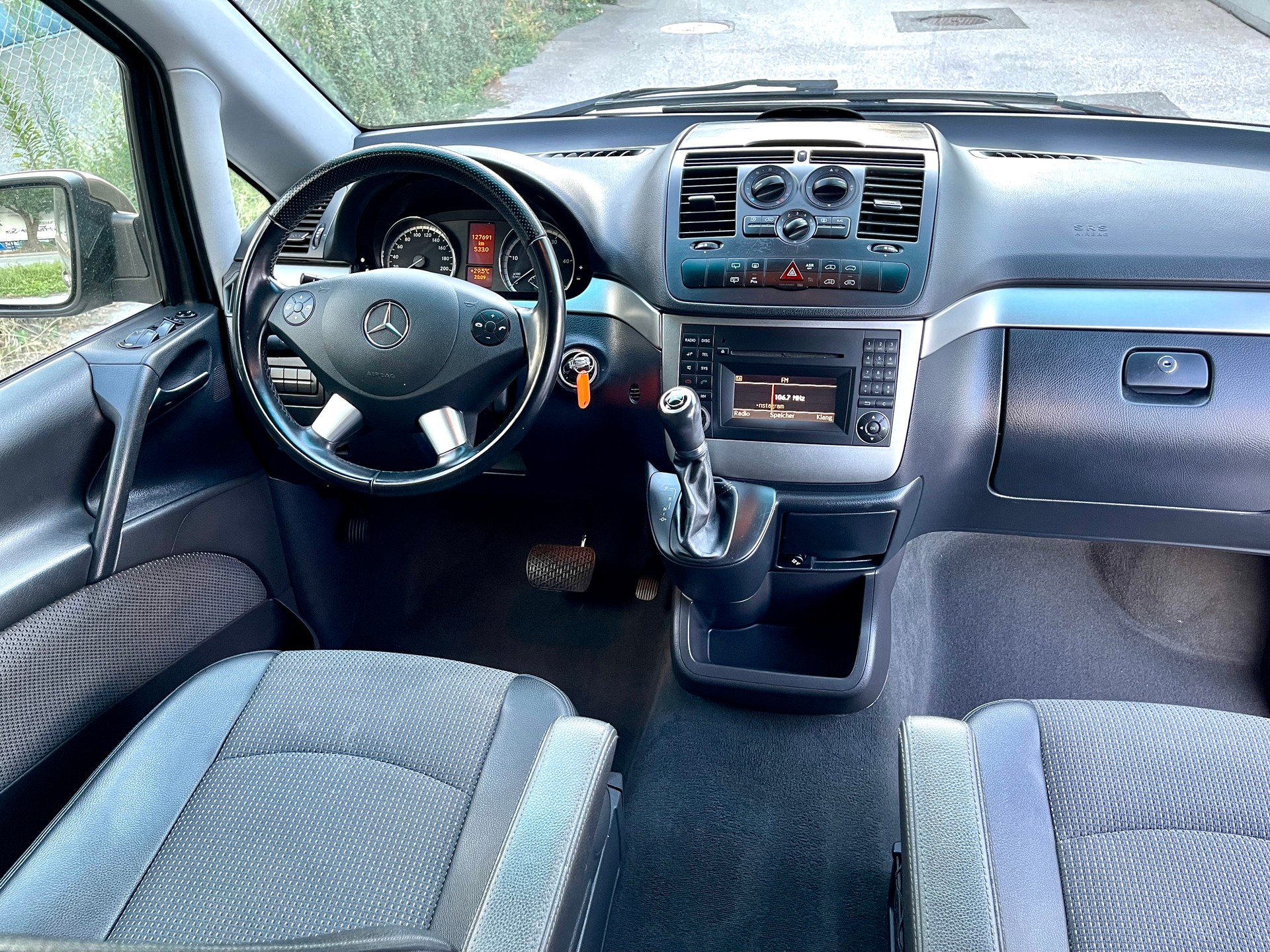 MERCEDES-BENZ Viano 3.0 CDI Blue Efficiency Ambiente A-image-7
