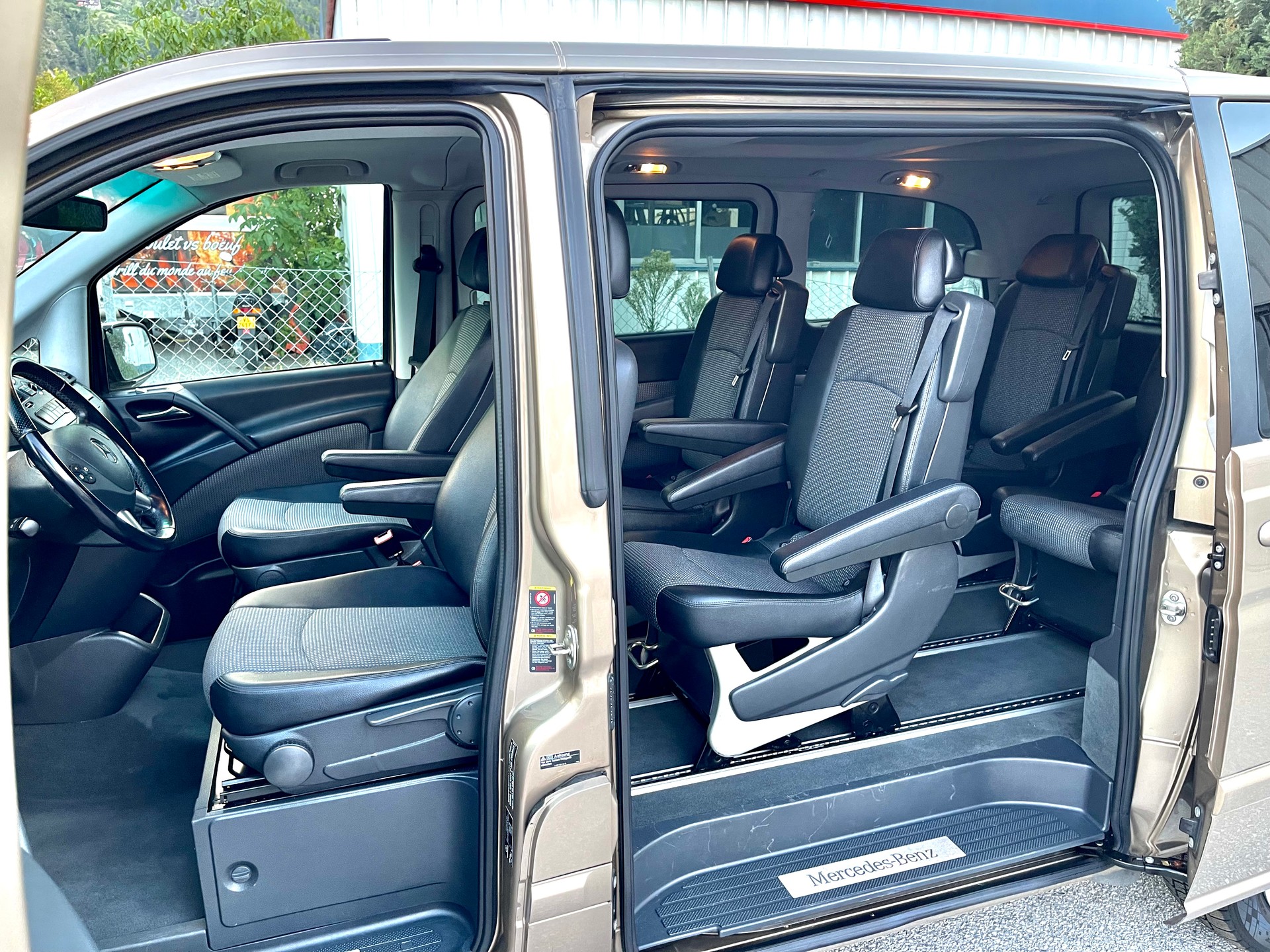 MERCEDES-BENZ Viano 3.0 CDI Blue Efficiency Ambiente A-image-6
