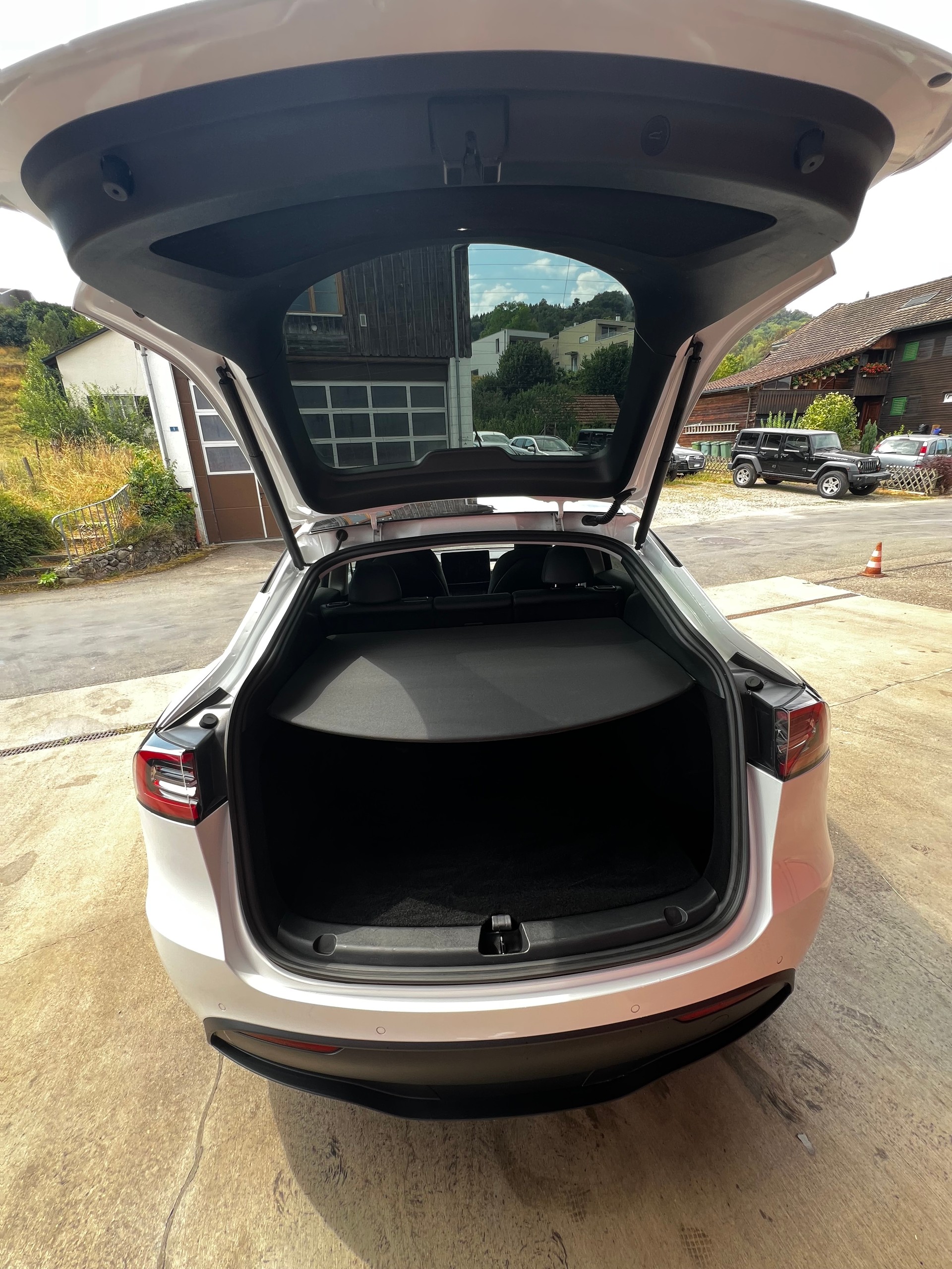 TESLA Model Y Performance // SoH 90%-image-11