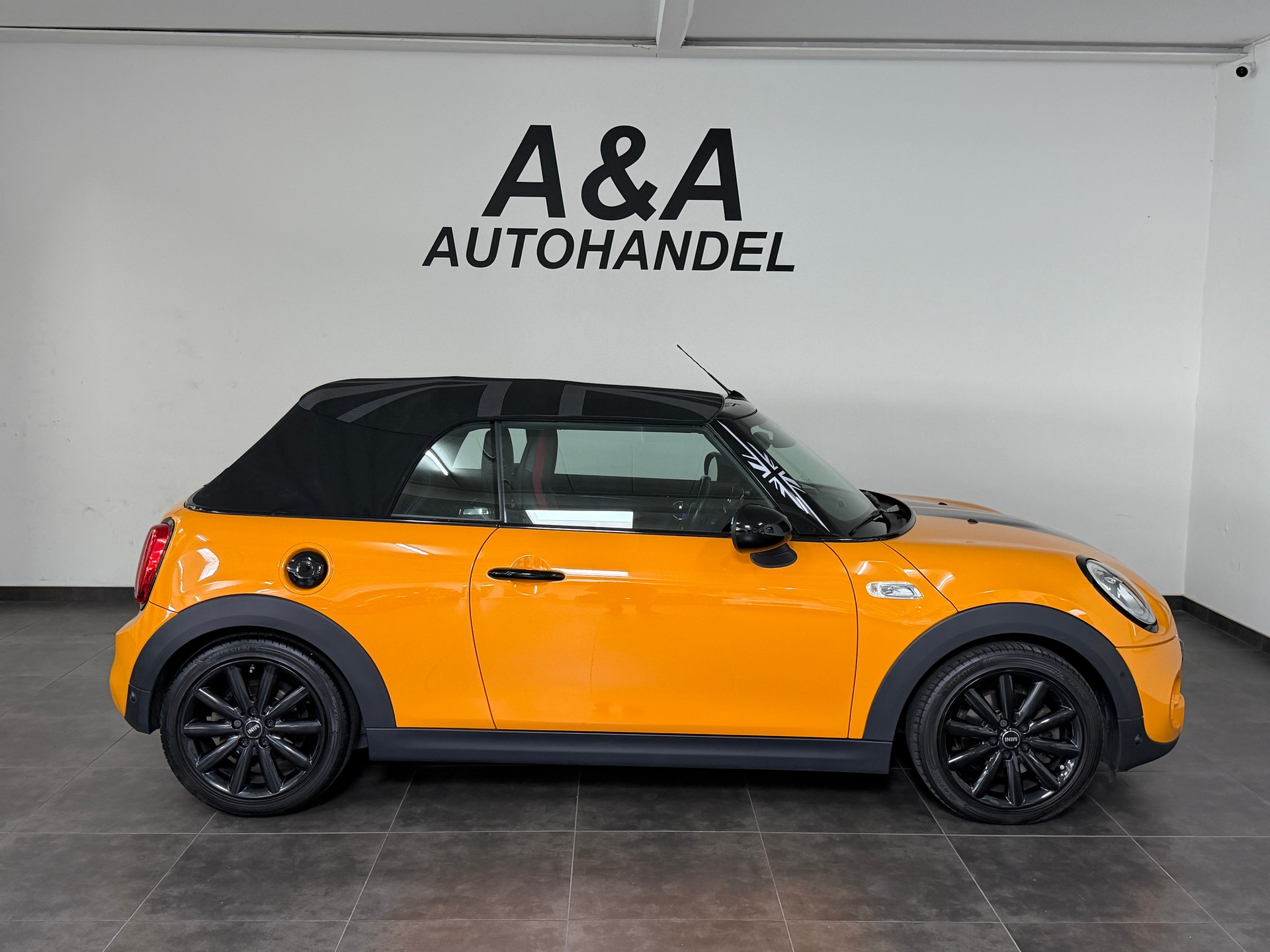 MINI Cooper S Cabriolet Steptronic-showroom-element-2