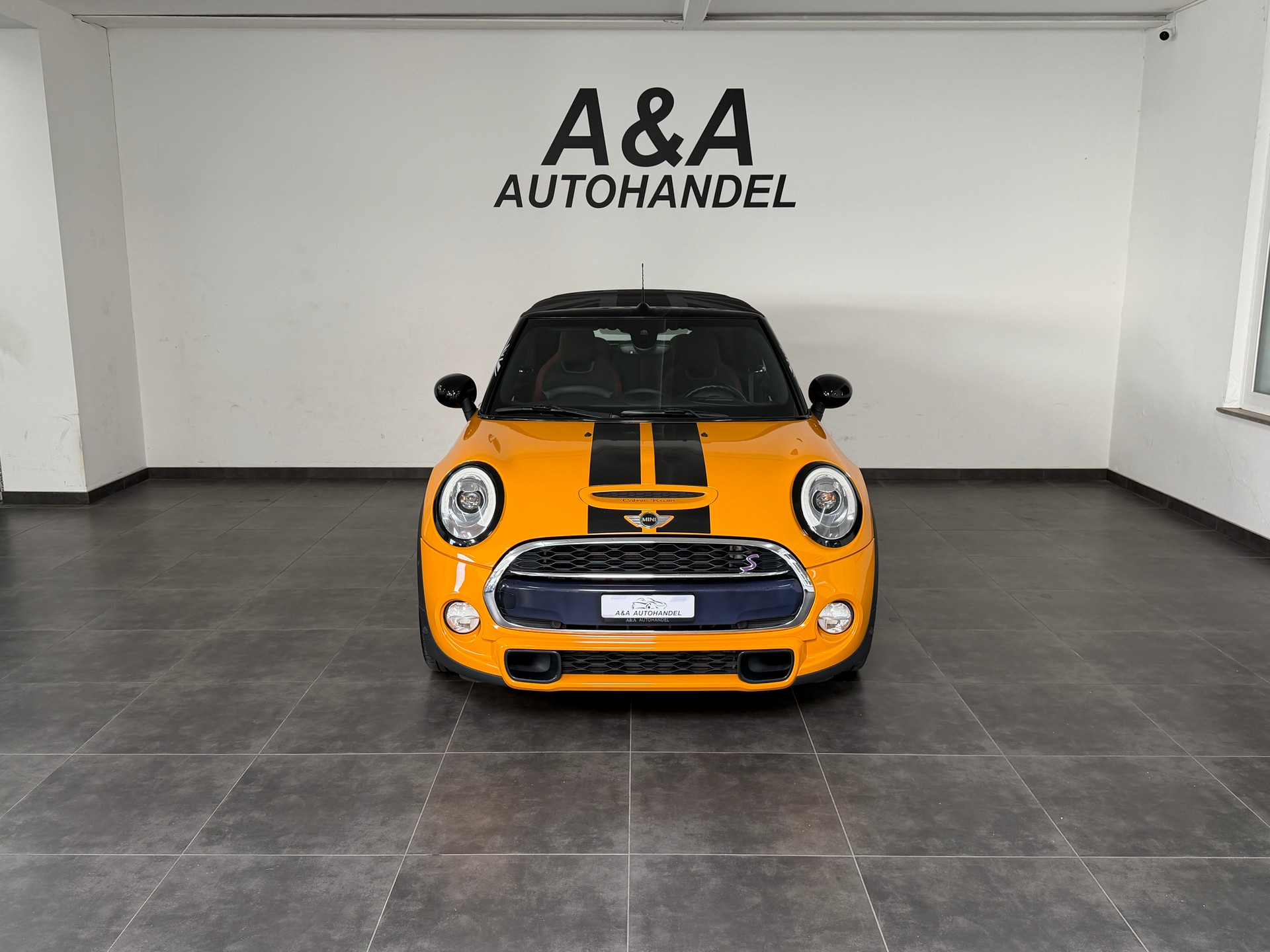 MINI Cooper S Cabriolet Steptronic-showroom-element-1
