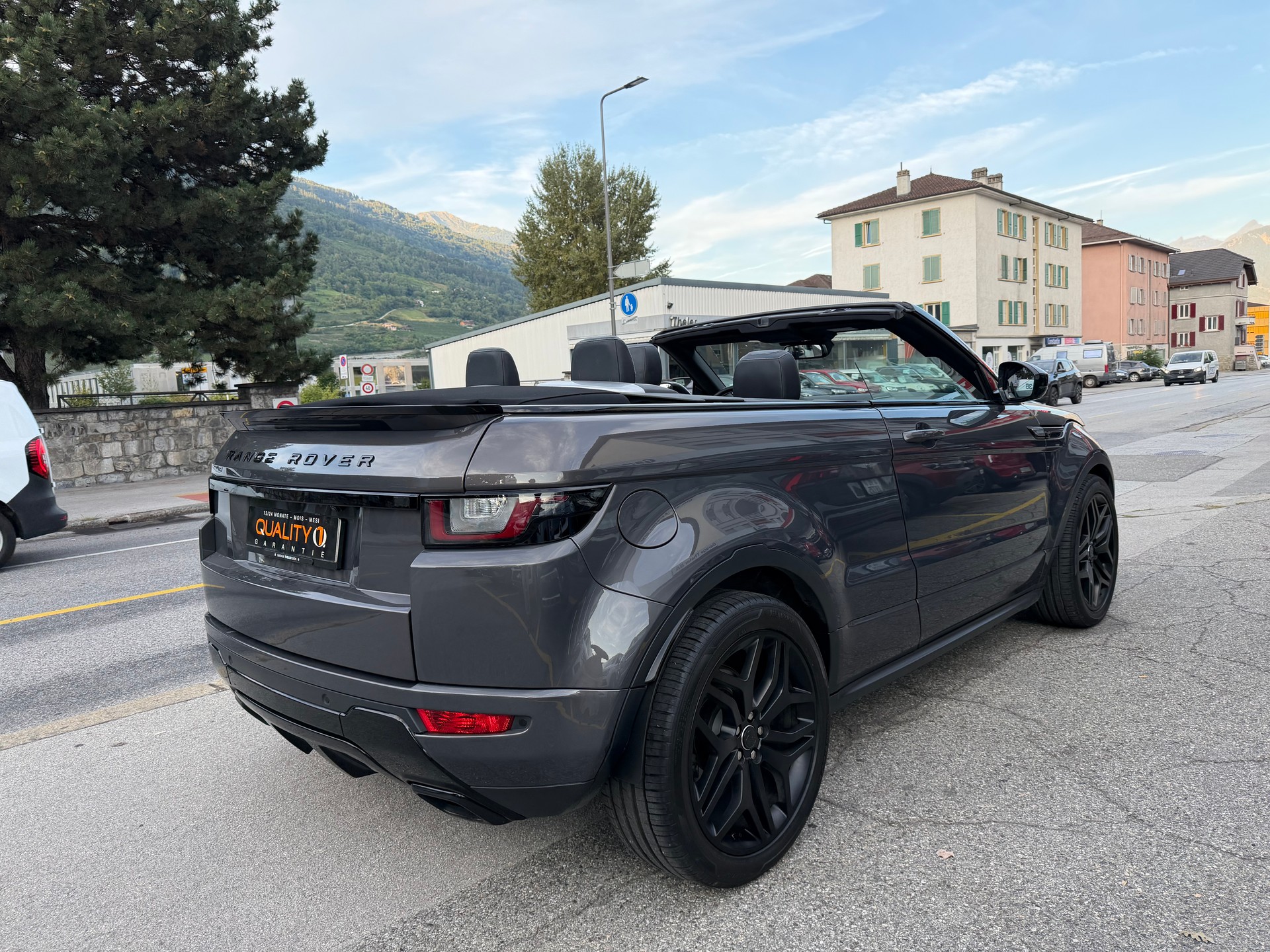 LAND ROVER Range Rover Evoque Convert. 2.0Si4 HSE Dynamic AT9-showroom-element-2
