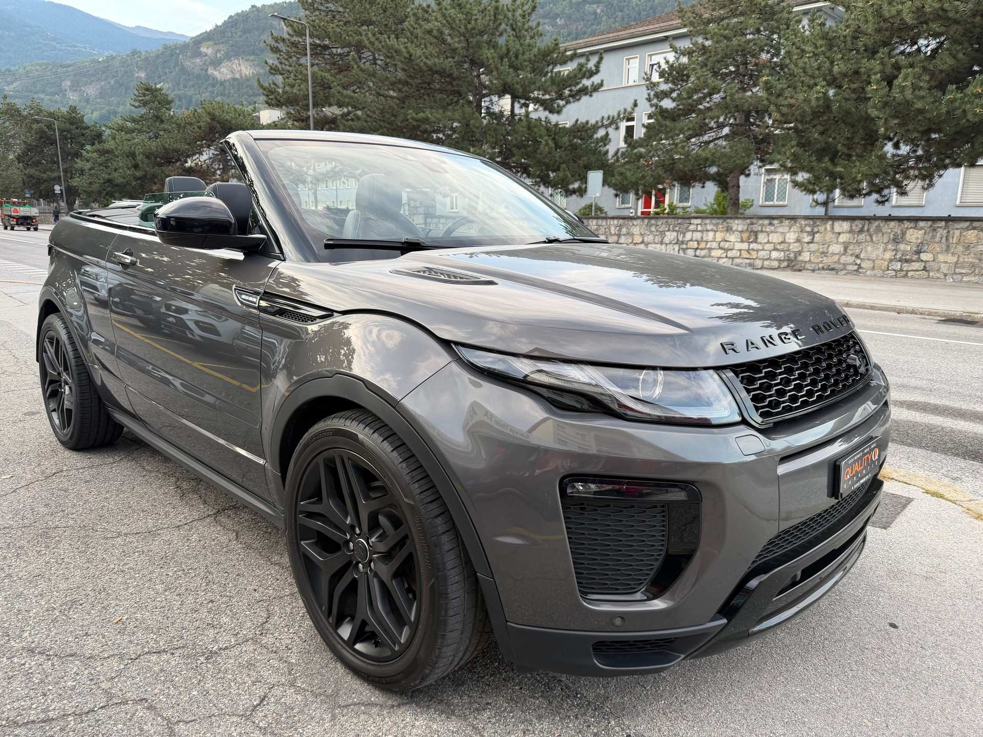 LAND ROVER Range Rover Evoque Convert. 2.0Si4 HSE Dynamic AT9-showroom-element-1
