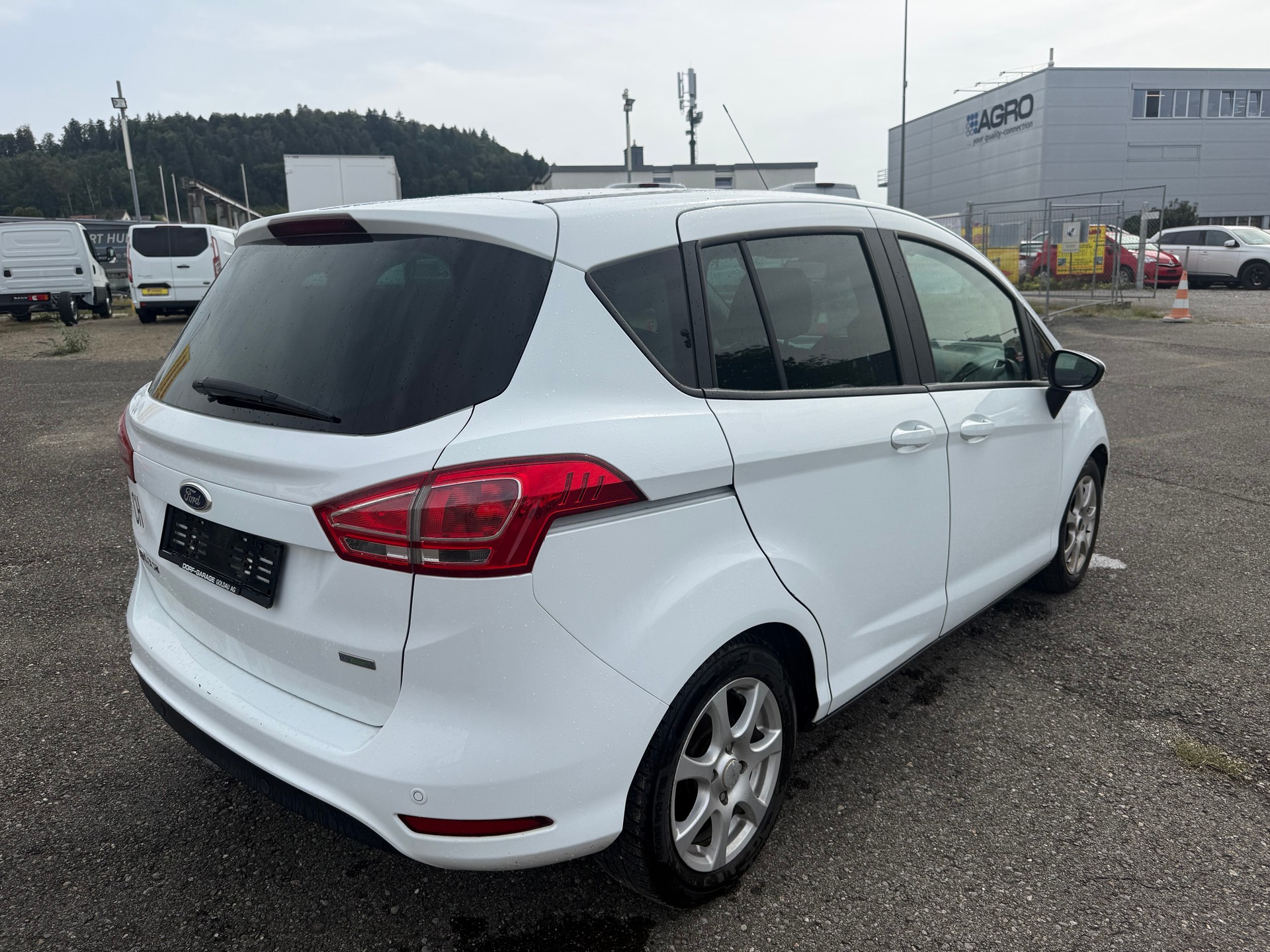 FORD B-Max 1.0 SCTi TitaniumX-image-2