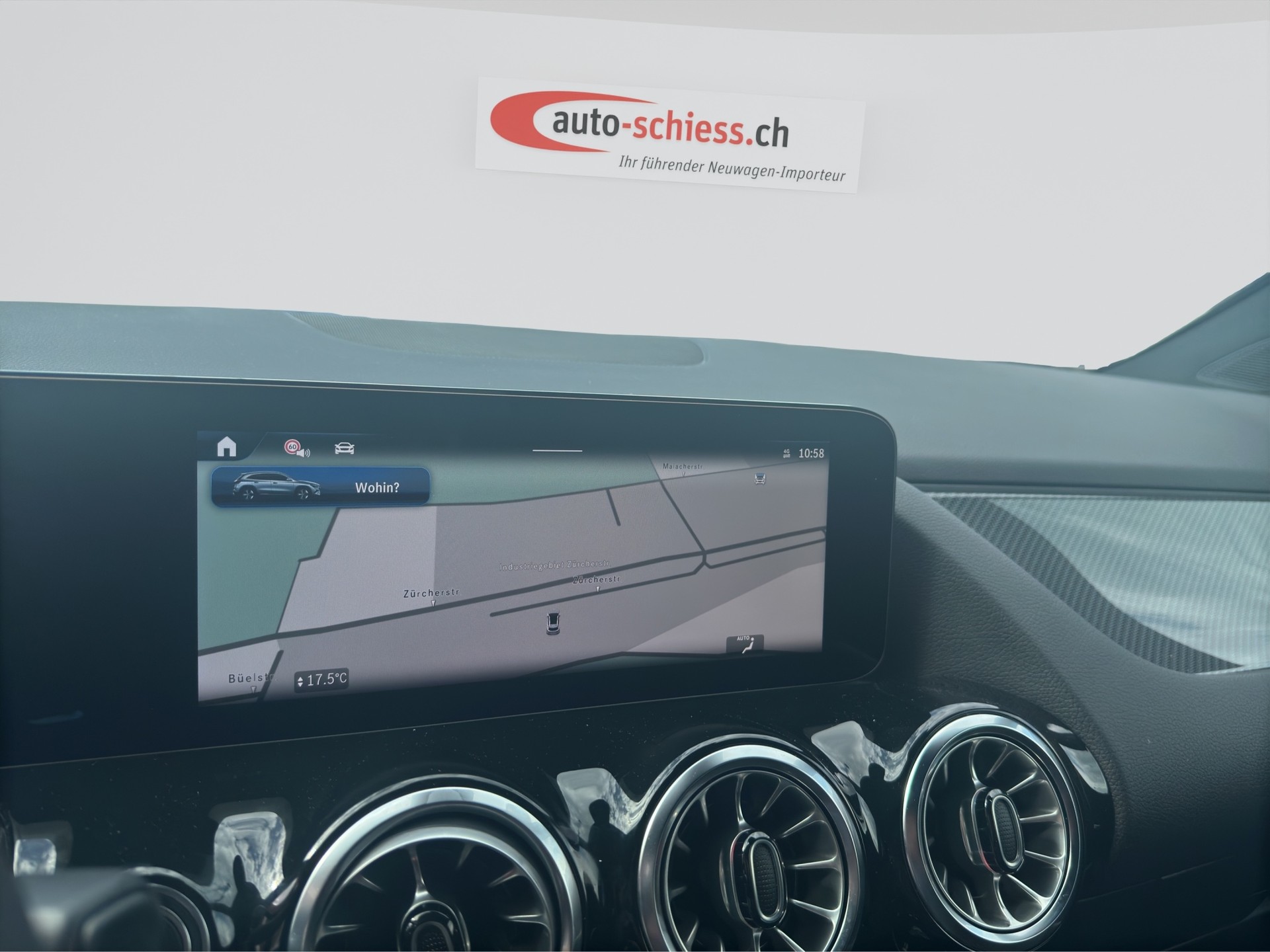 MERCEDES-BENZ GLA 220d 4Matic 8G-DCT AMG Line-image-10