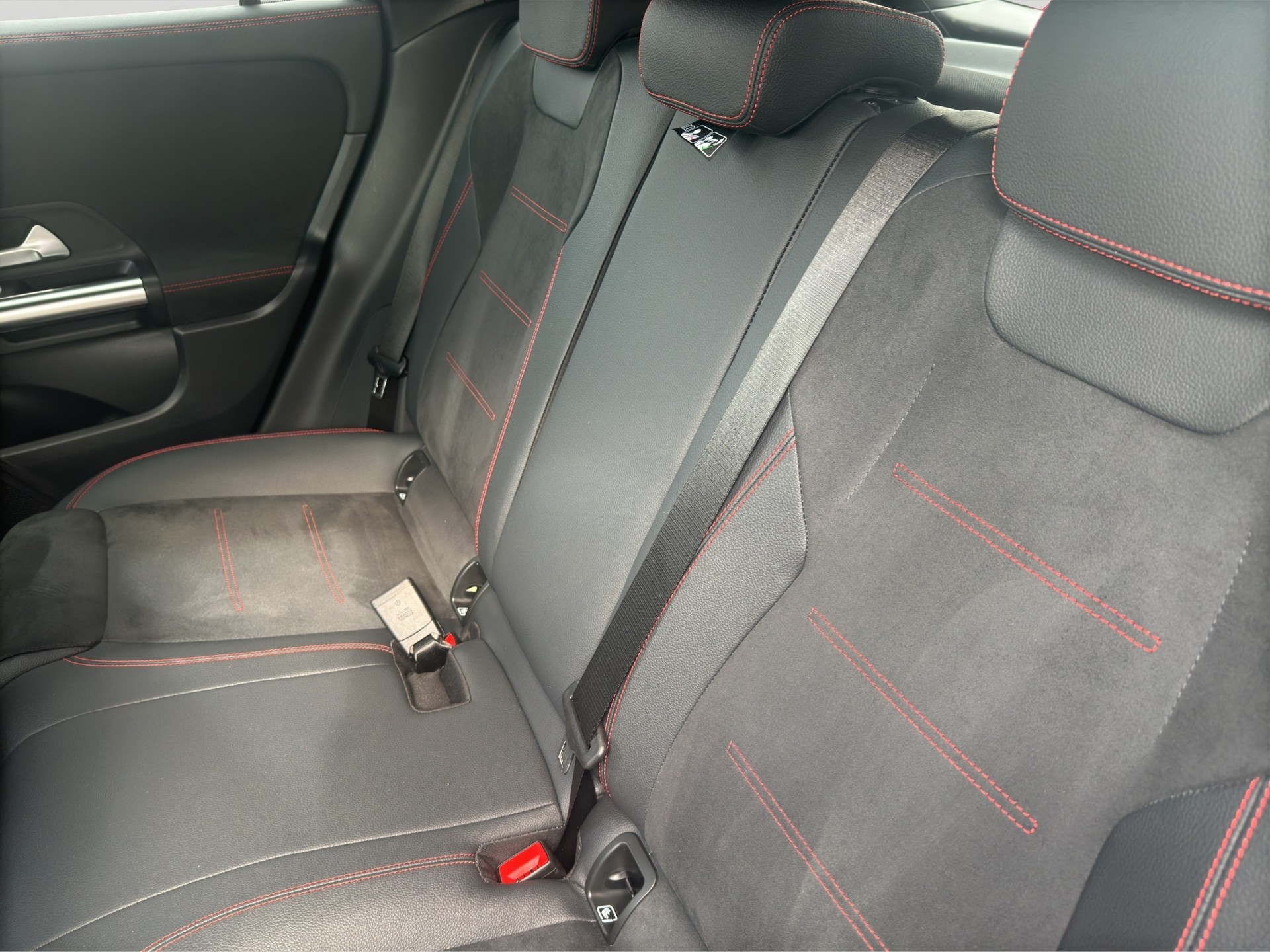 MERCEDES-BENZ GLA 220d 4Matic 8G-DCT AMG Line-image-7