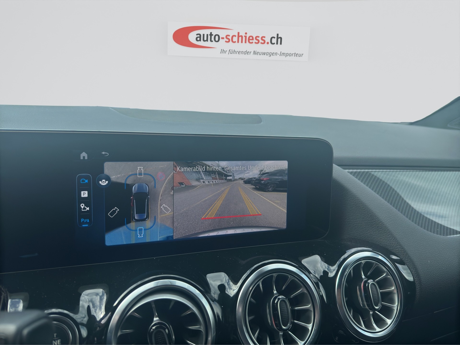 MERCEDES-BENZ GLA 220d 4Matic 8G-DCT AMG Line-image-12