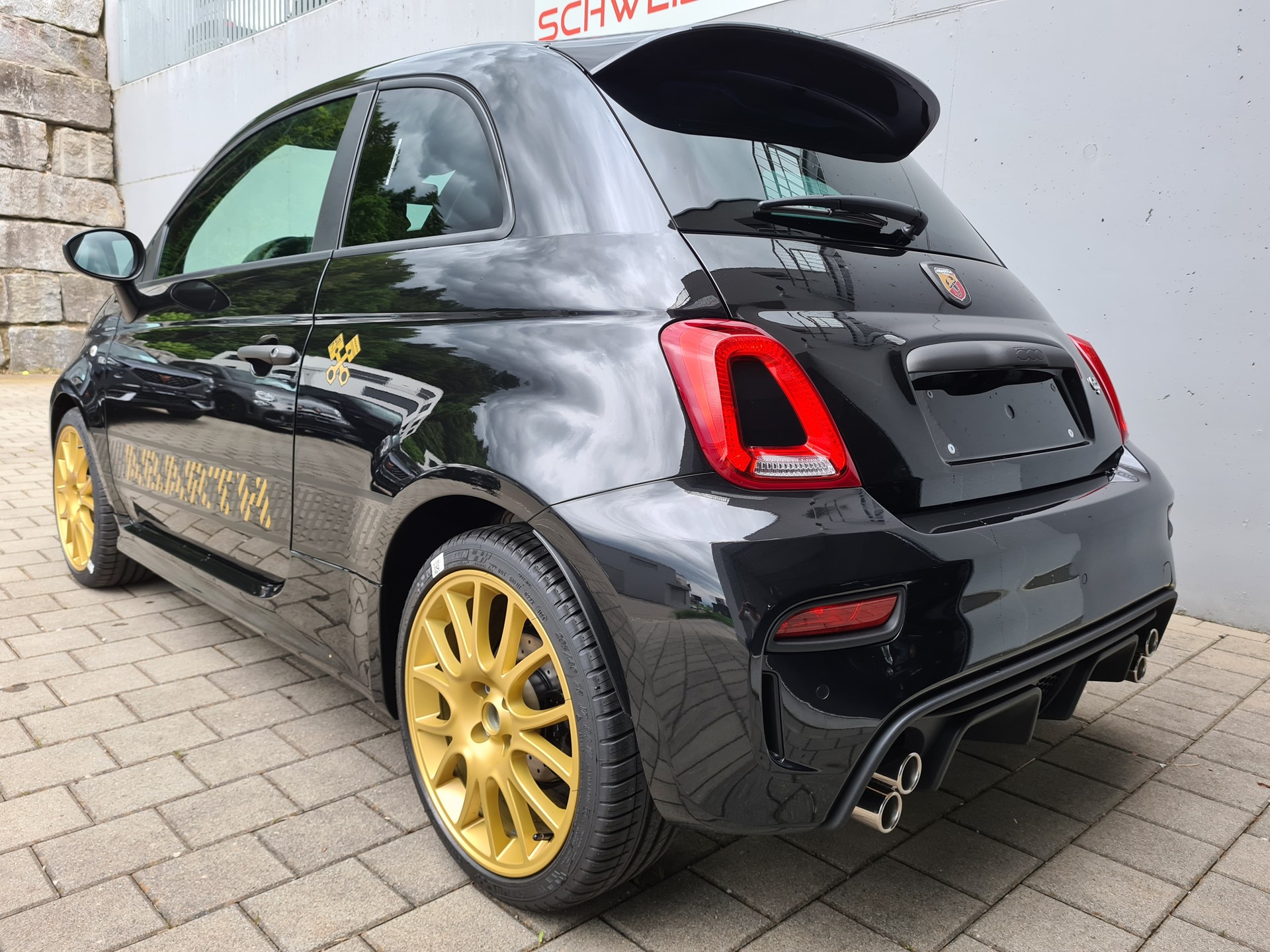 FIAT 695 1.4 16V Turbo Abarth 75° Anniversario-image-8