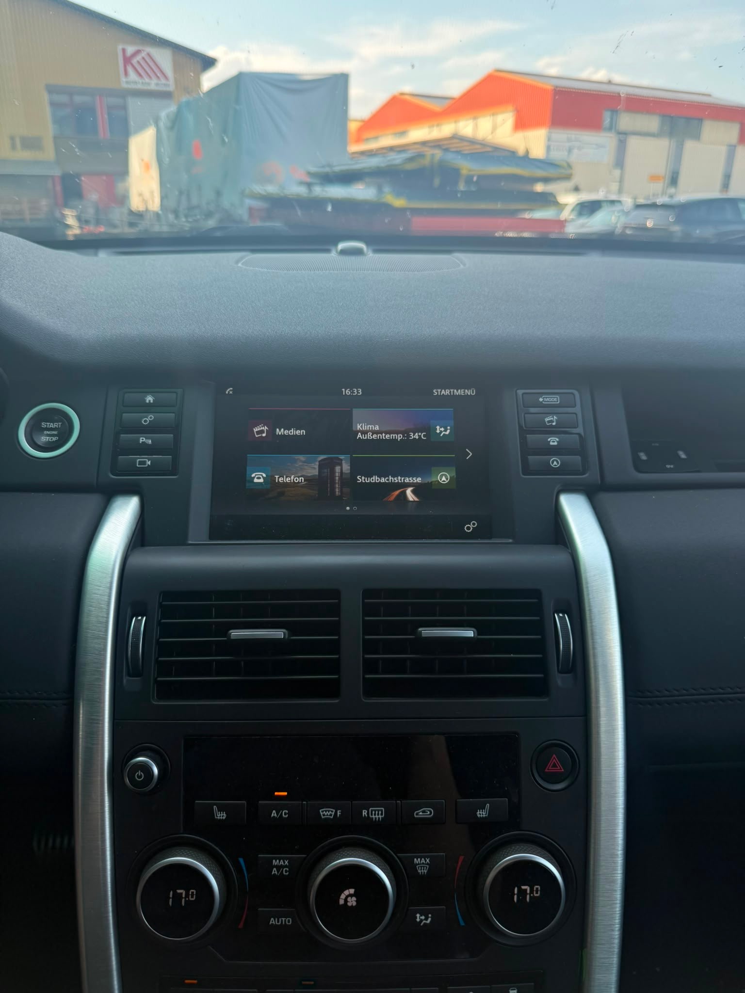 LAND ROVER Discovery Sport 2.0 TD4 SE AT9-image-10