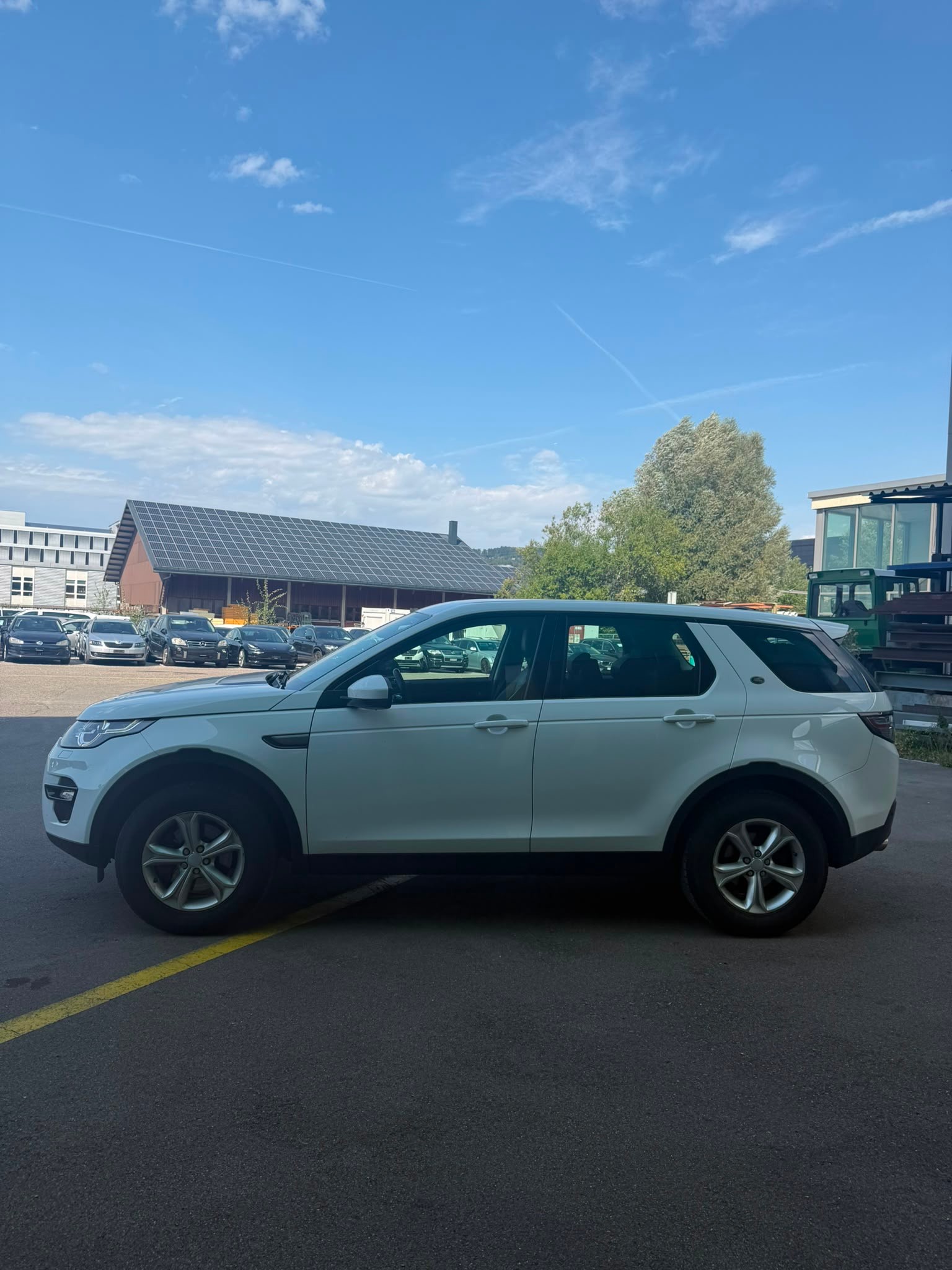 LAND ROVER Discovery Sport 2.0 TD4 SE AT9-image-4