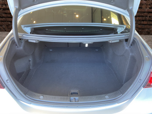 MERCEDES-BENZ E 220 d Swiss Star 4Matic-image-6