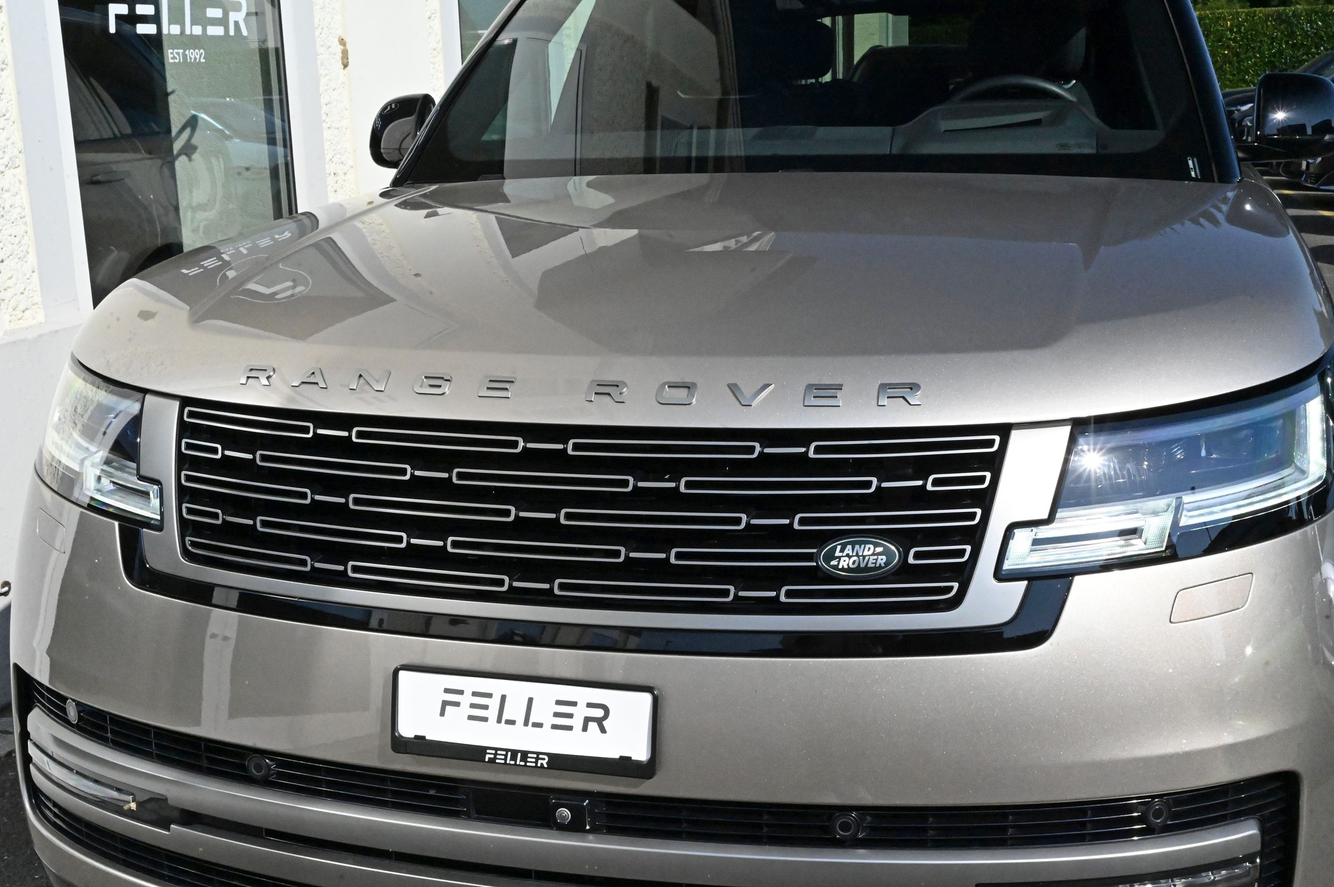 LAND ROVER Range Rover D350 3.0D I6 MHEV HSE Automatic-showroom-element-3