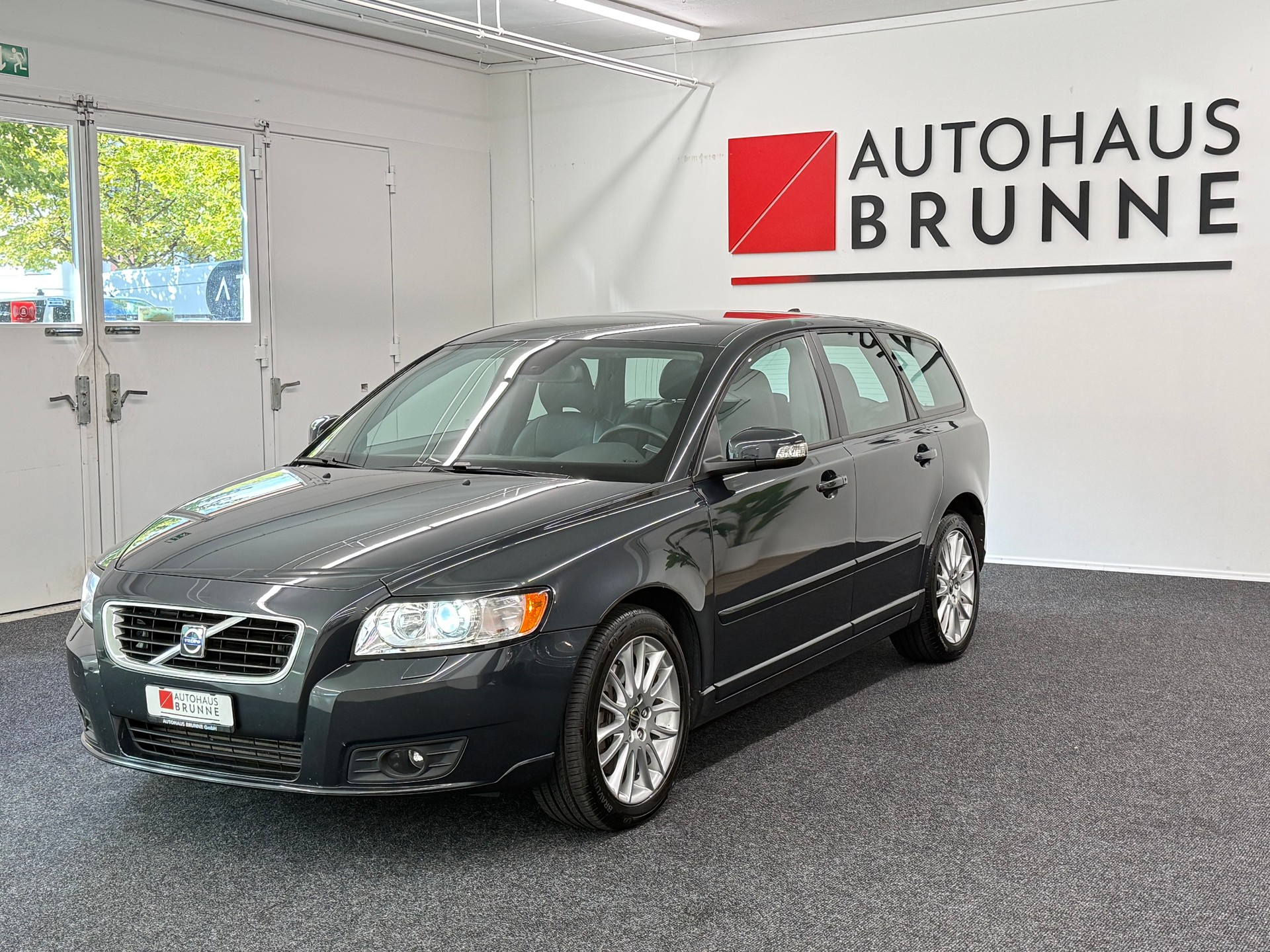 VOLVO V50 2.0D Momentum Powershift