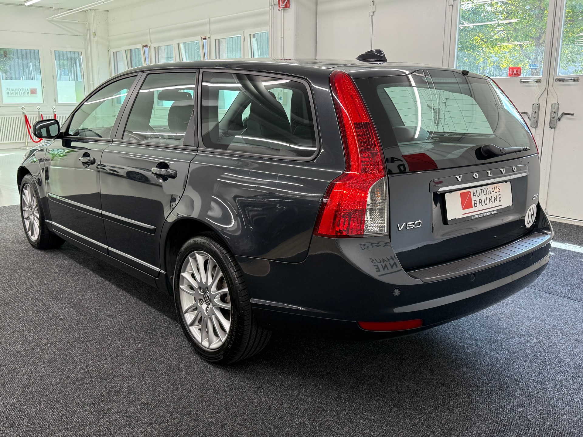 VOLVO V50 2.0D Momentum Powershift-image-7