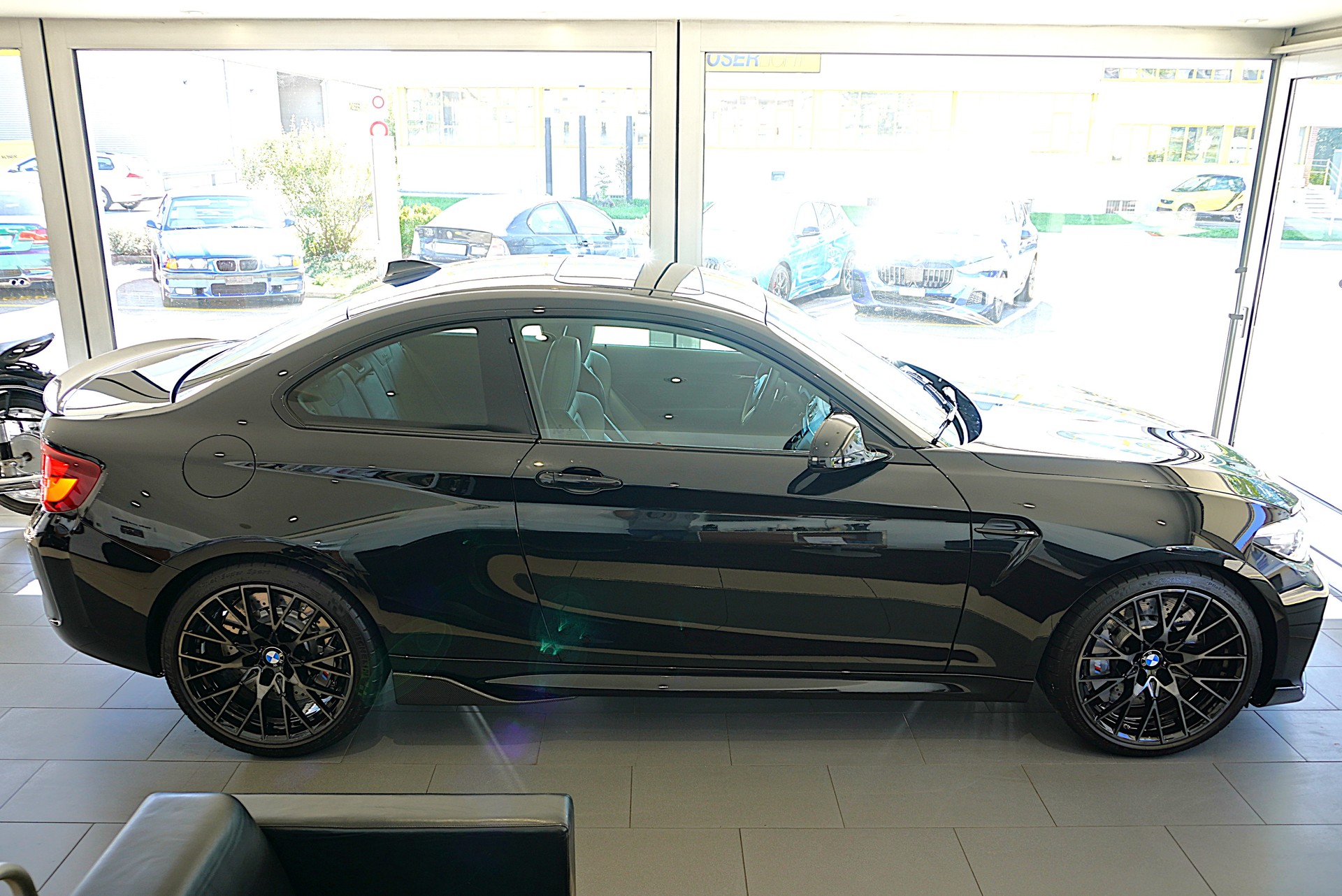 BMW M2 Competition Drivelogic-showroom-element-3