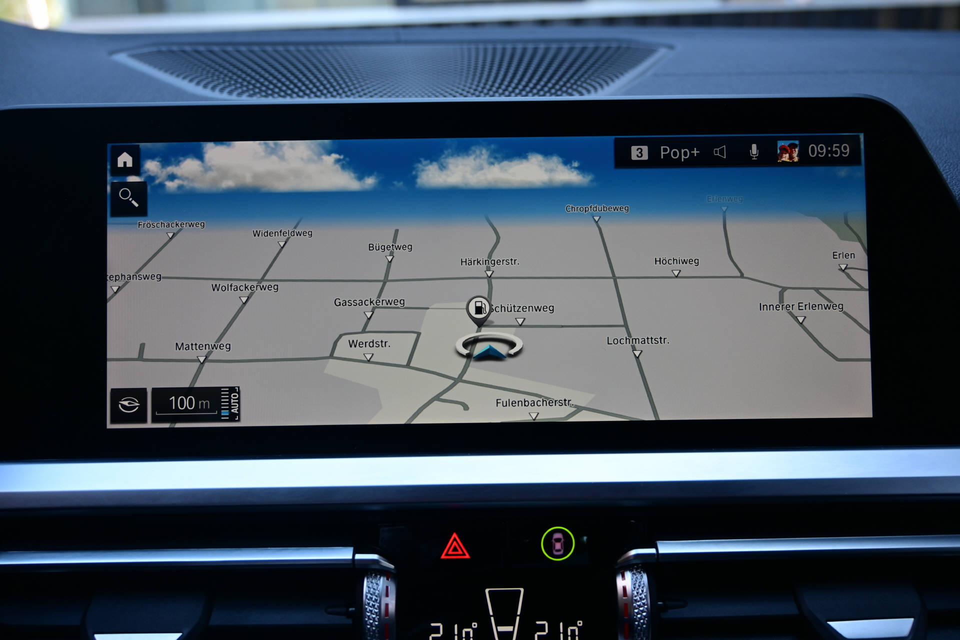BMW 330e xDrive Touring *M-Sport*AHK*HUD*H&K*8-fach-image-13