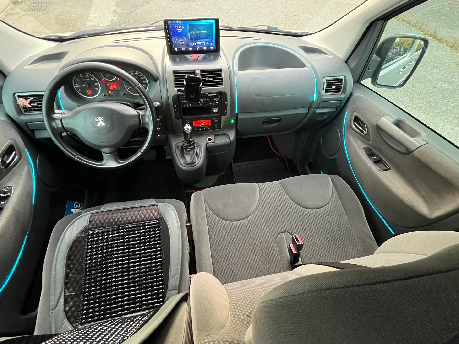 PEUGEOT Expert Tepee 2.0 HDi A Shuttle L2-image-8