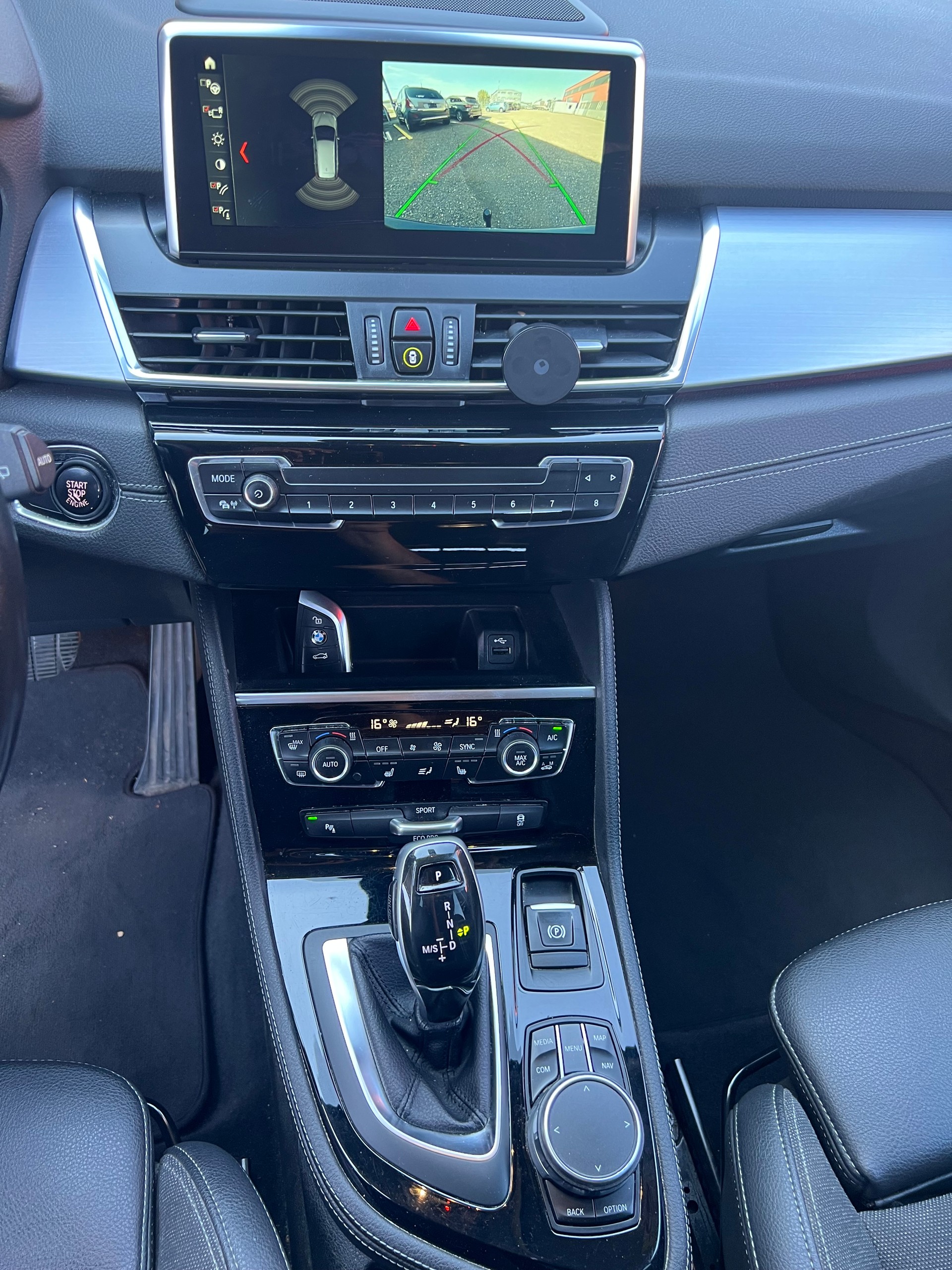 BMW 218d xDrive Gran Tourer Steptronic Luxury Line 7 PLATZ-image-11