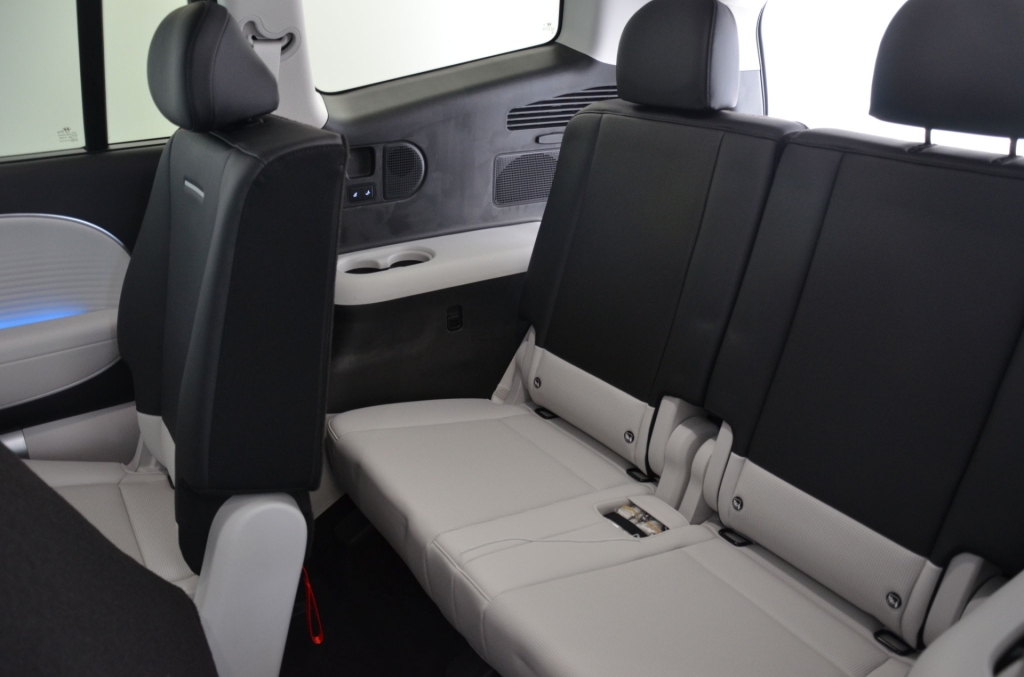 HYUNDAI Ioniq 9 110kWh Prestige Line 4WD-image-12
