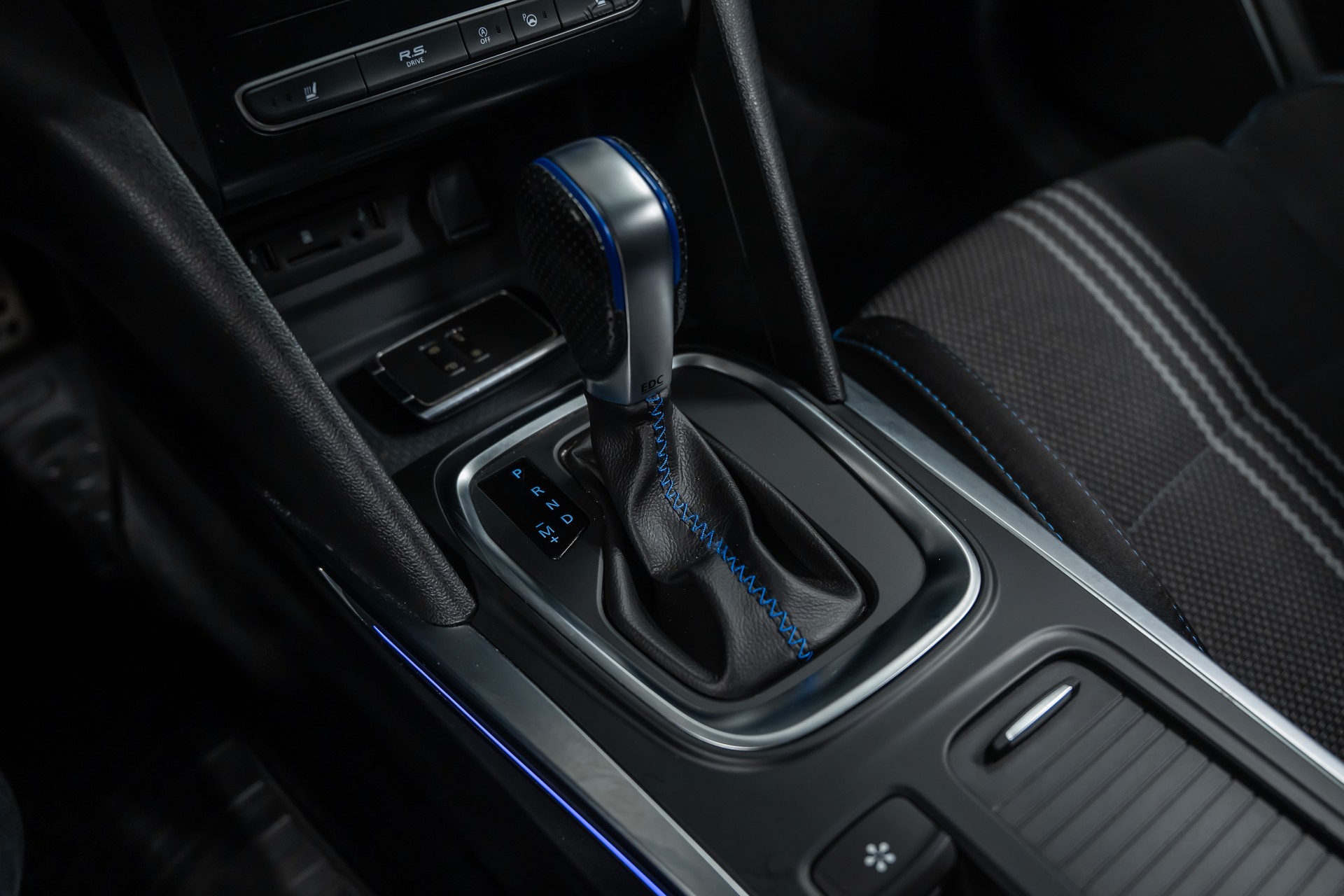 RENAULT Mégane Grandtour 1.6 16V Turbo GT EDC-image-24