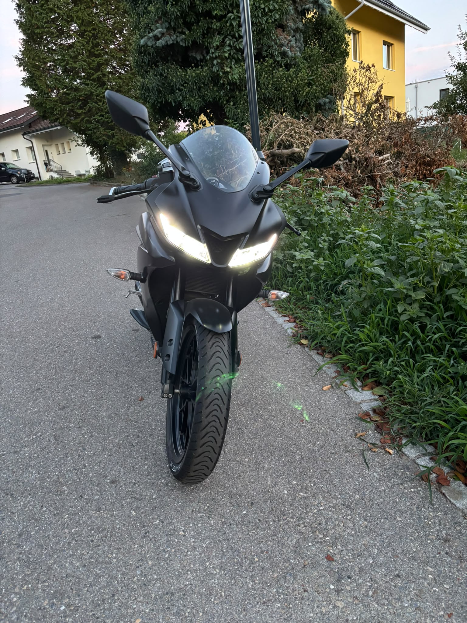 YAMAHA R 125-image-8