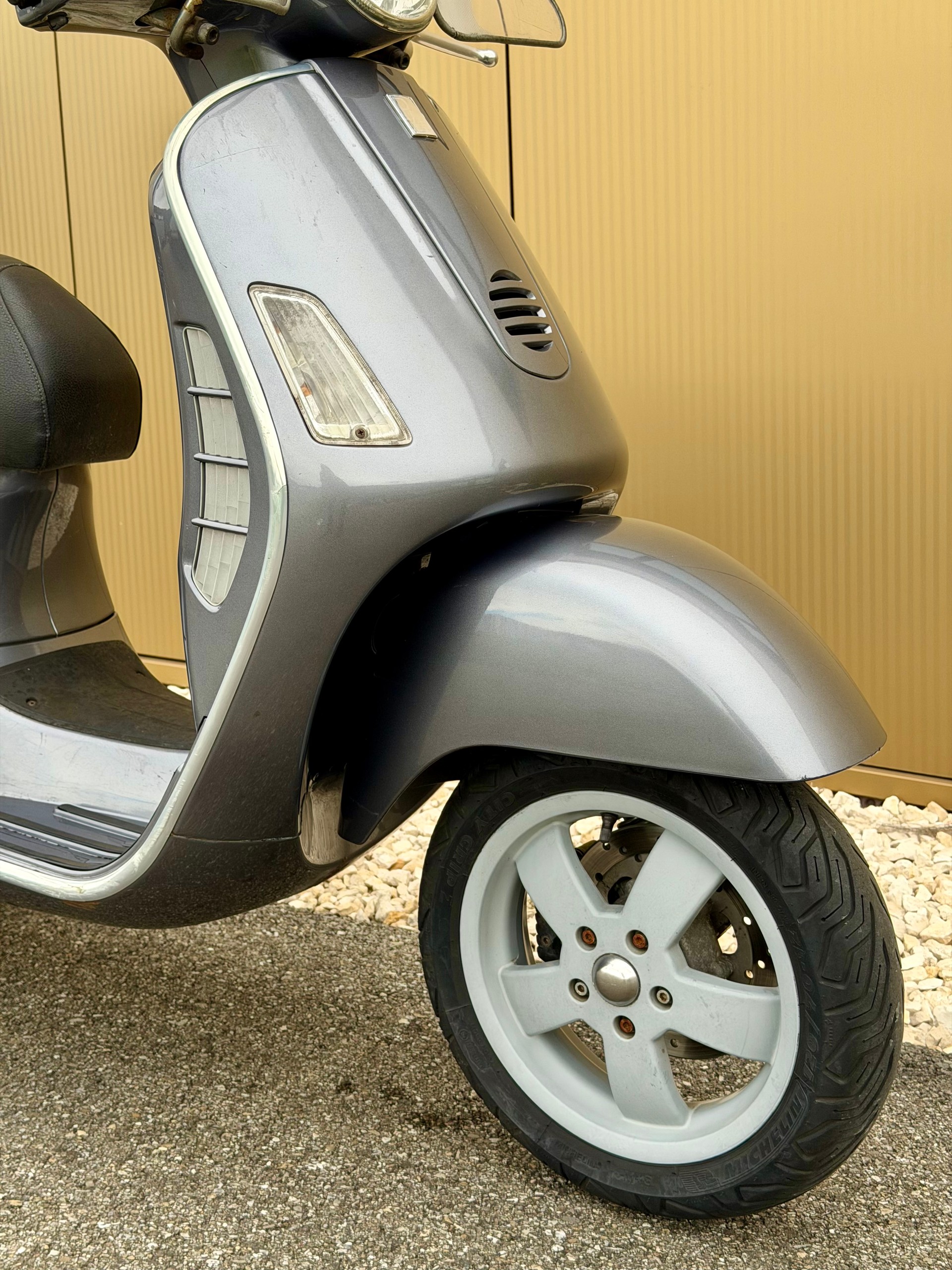 PIAGGIO Vespa 200 GT-image-1