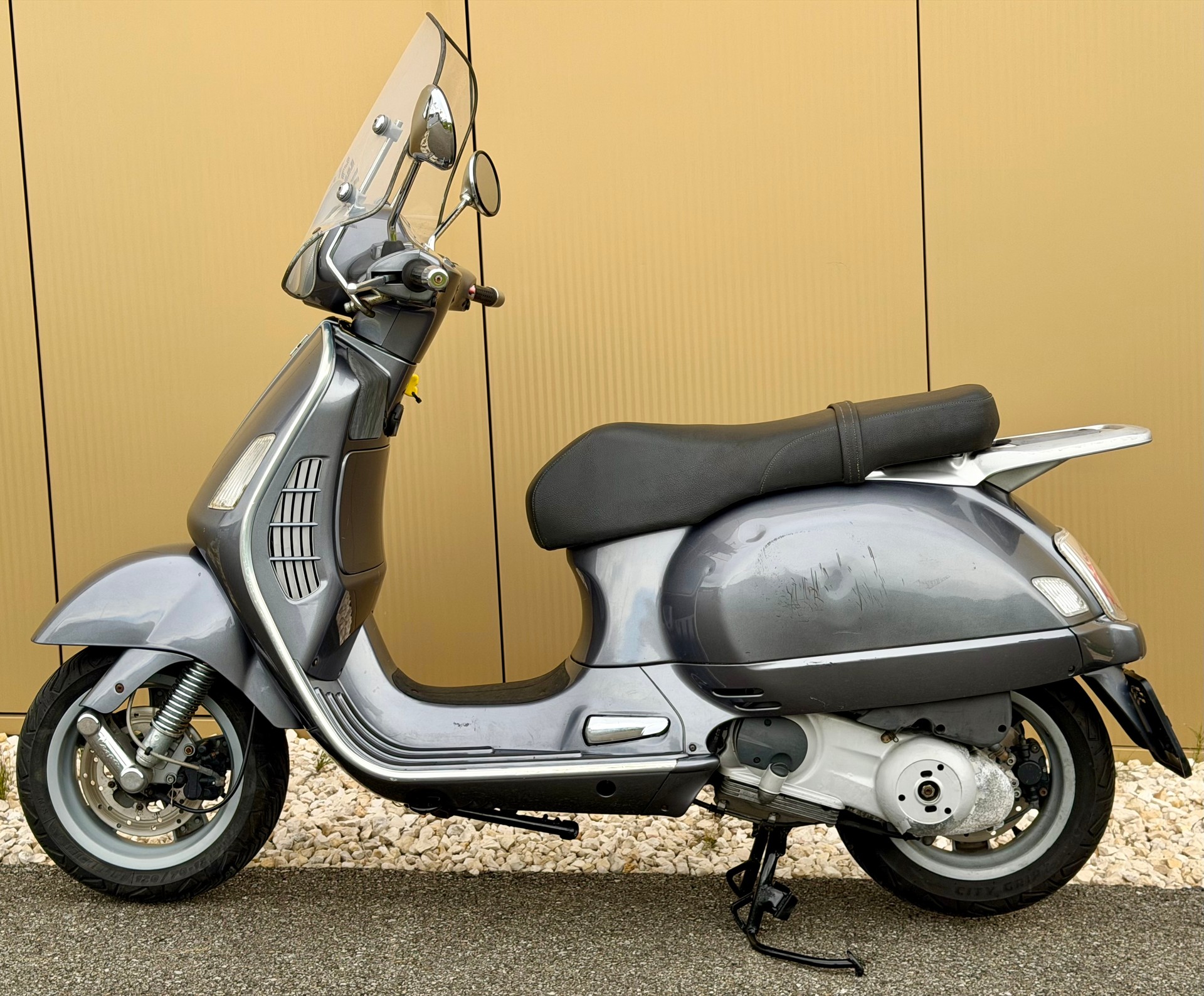 PIAGGIO Vespa 200 GT-image-10