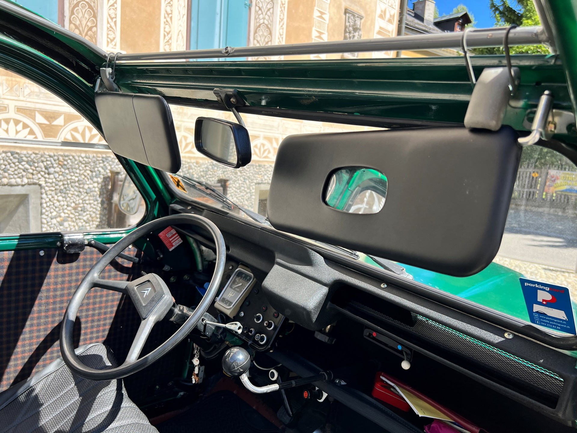 CITROEN 2CV6 Spécial (Club)-image-10