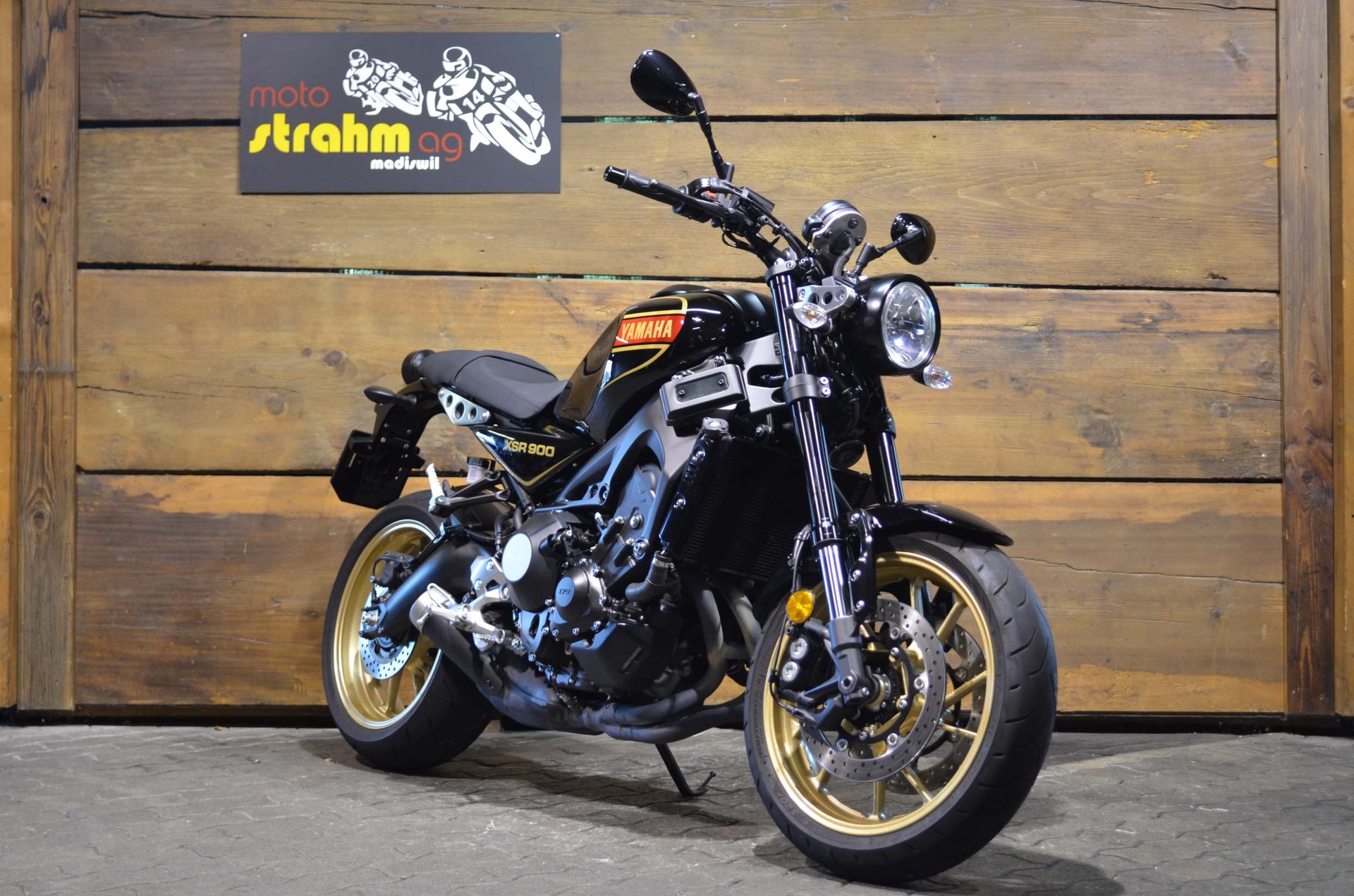 YAMAHA XSR 900 ABS-image-0