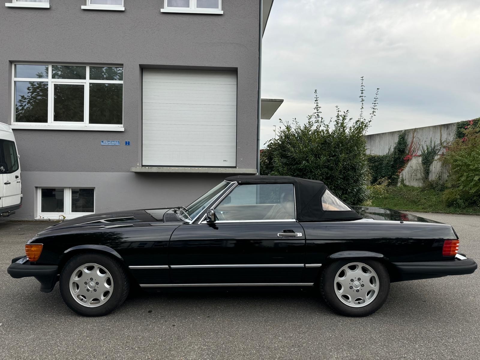 MERCEDES-BENZ 560 SL-image-9