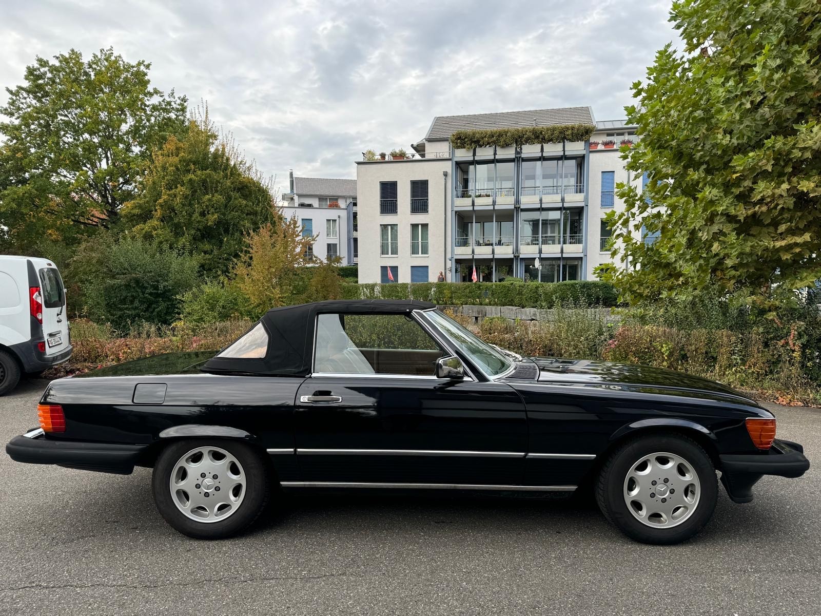 MERCEDES-BENZ 560 SL-image-10