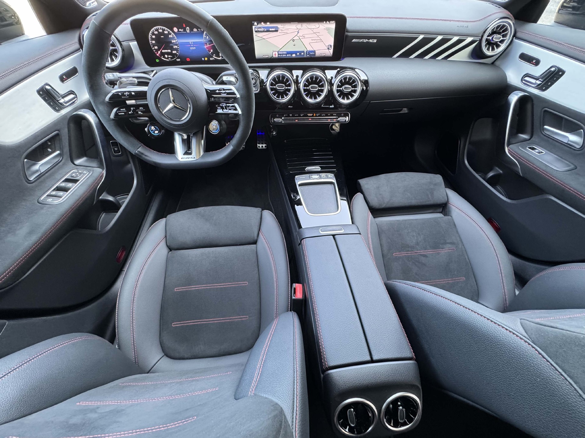 MERCEDES-BENZ CLA 45 S AMG 4Matic+ Shooting Brake-image-9