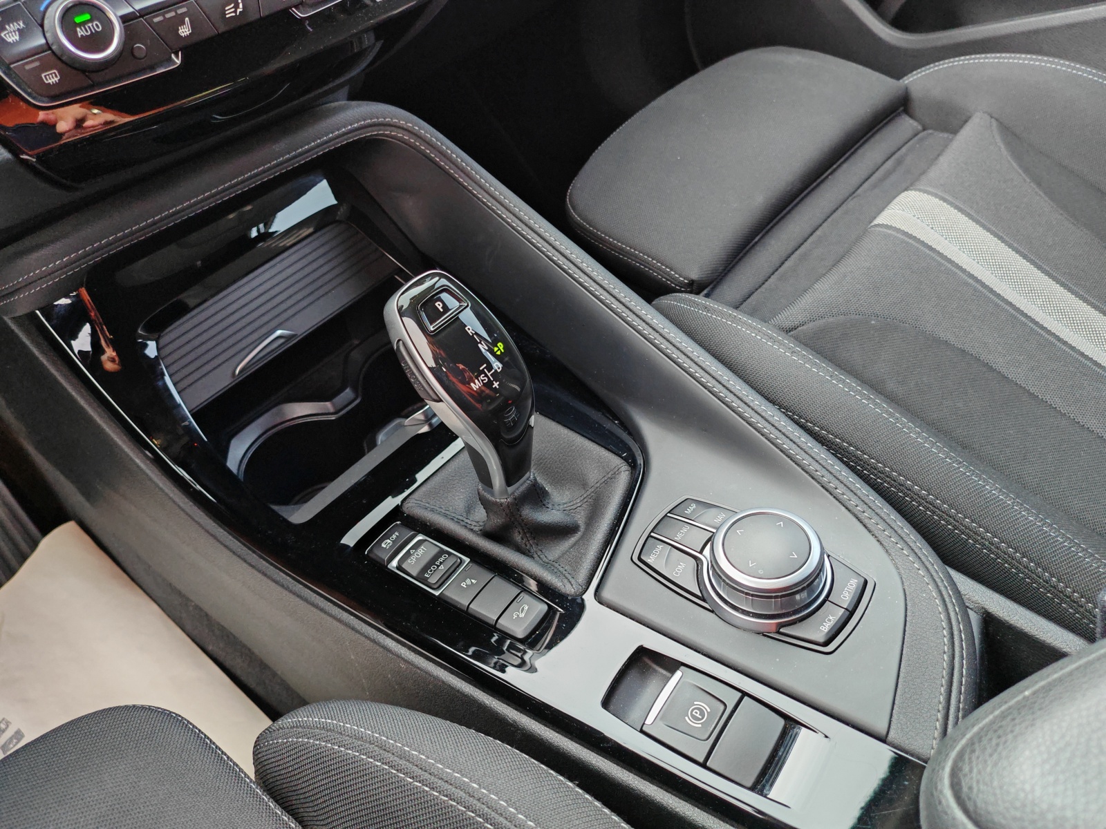 BMW X1 xDrive 18d Sport Line Steptronic [Expertise du jour + Garantie 12 mois + Service & Immat. Offerts]-image-11