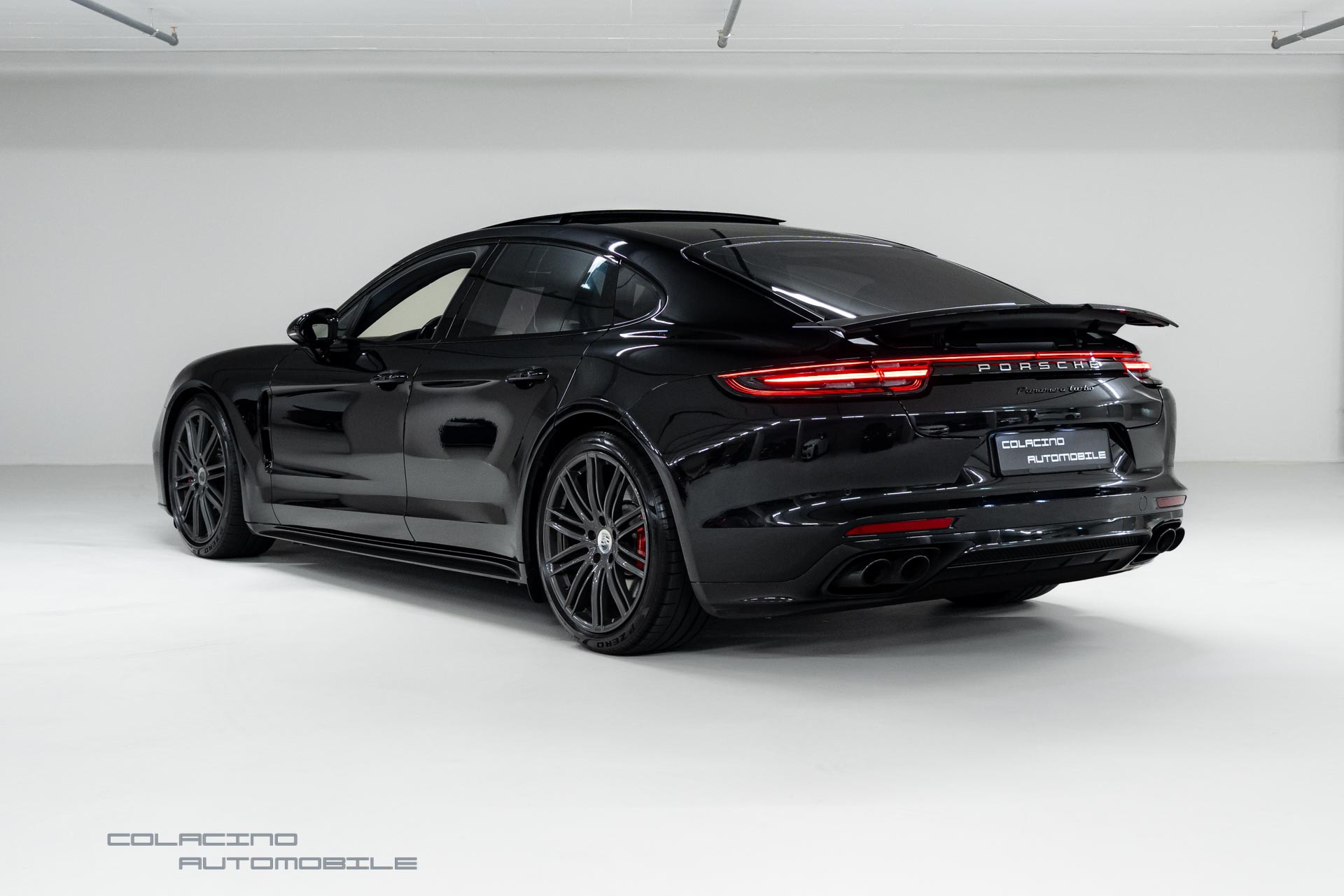 PORSCHE Panamera Turbo PDK-showroom-element-3