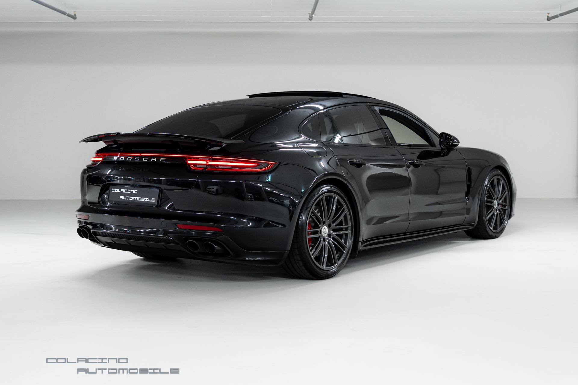 PORSCHE Panamera Turbo PDK-showroom-element-1