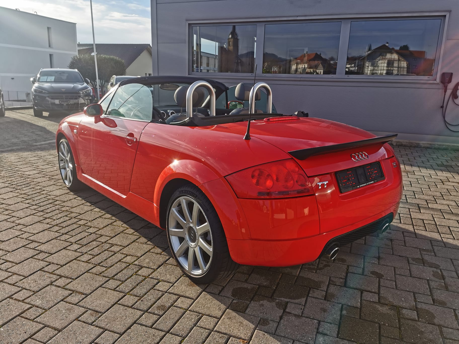 AUDI TT Roadster 3.2 quattro-image-1