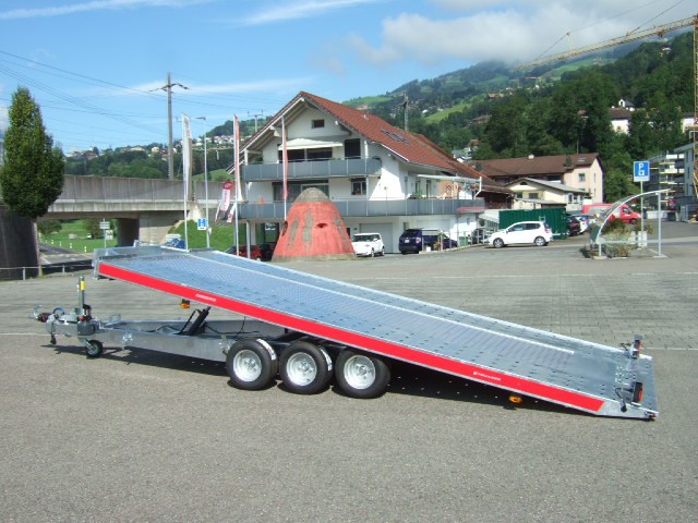 TEMARED Carkeeper 4820/3 3500Kg mittig Riffelblech