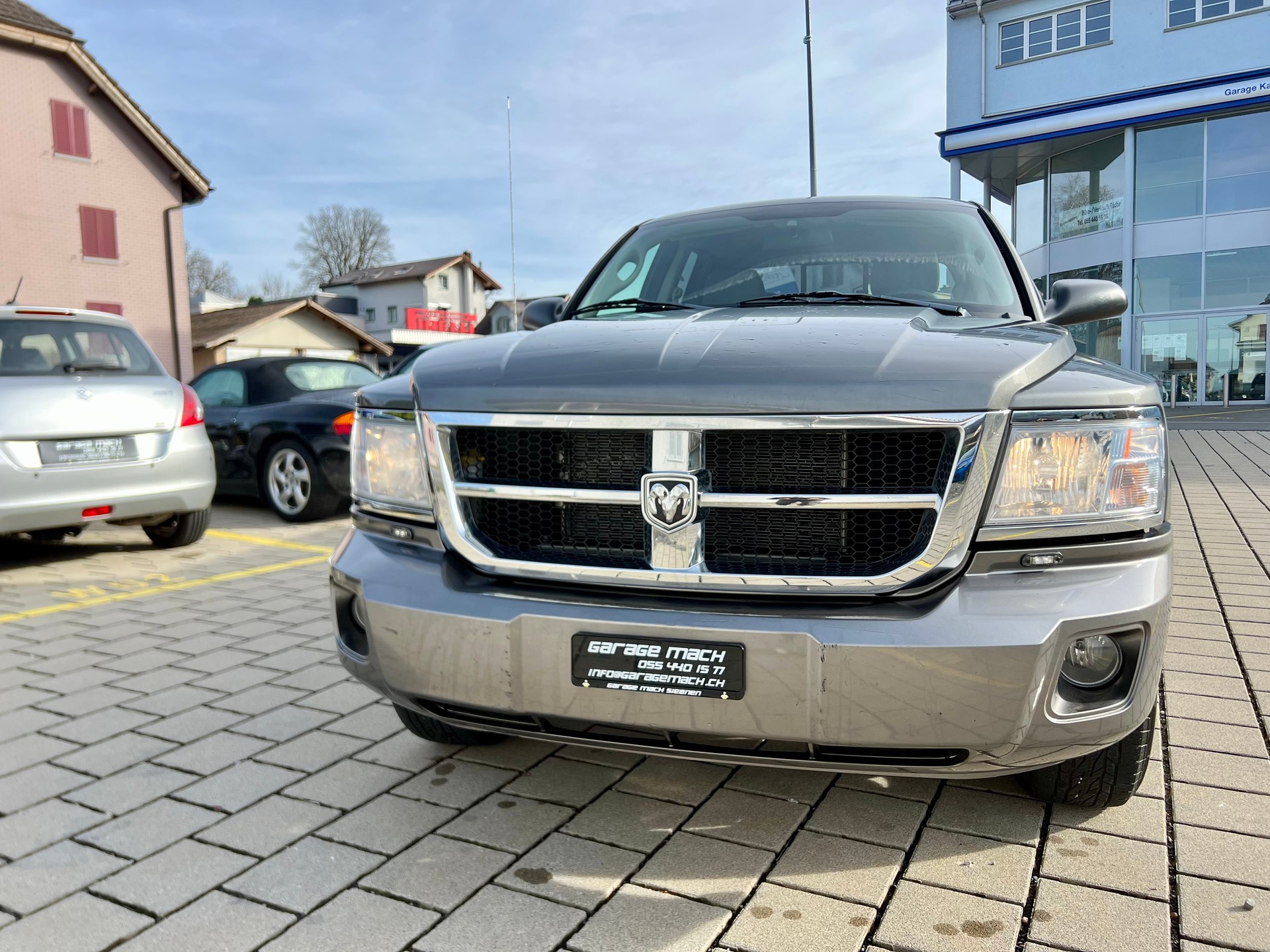 DODGE Dakota-showroom-element-2