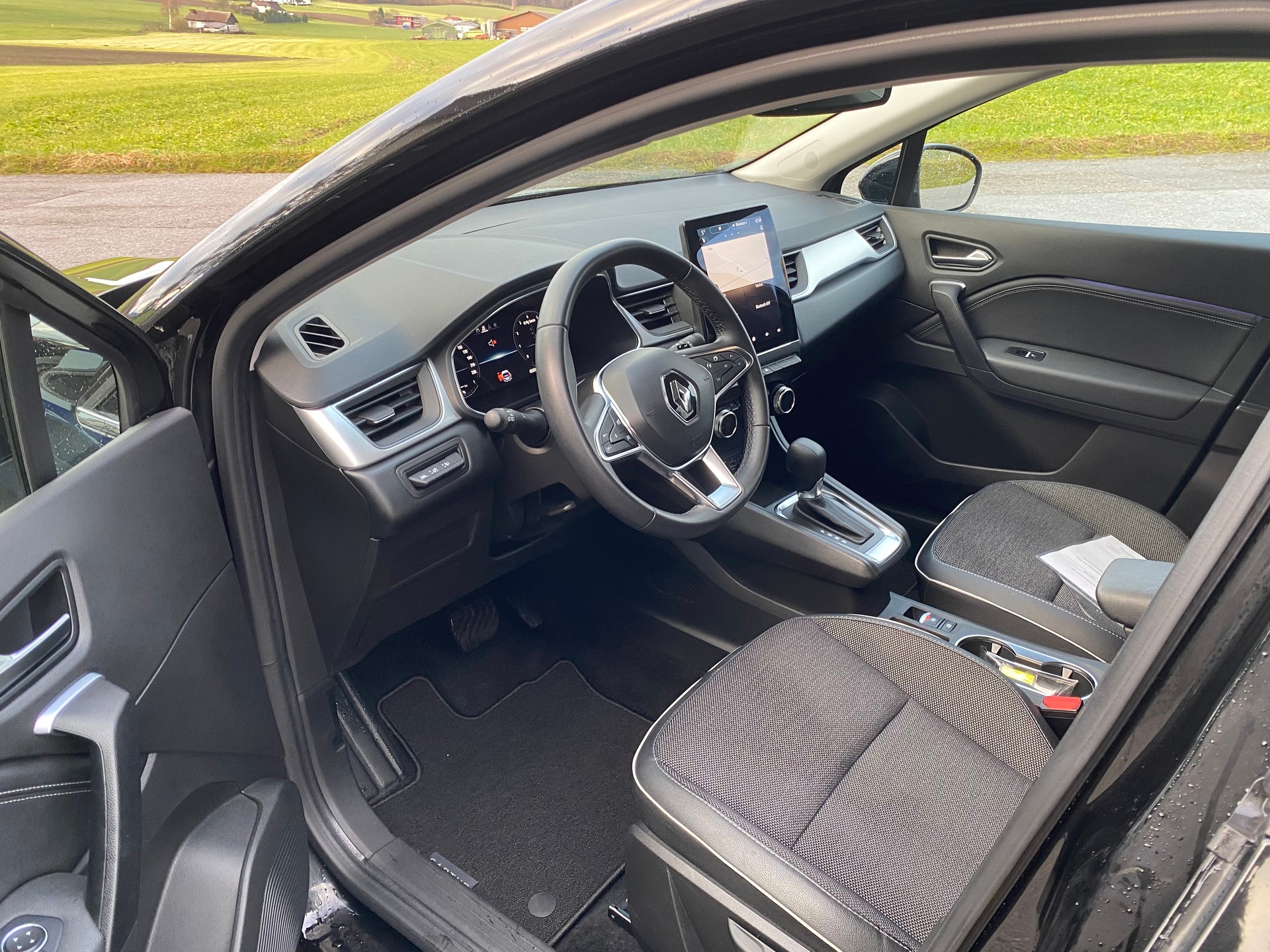RENAULT Captur 1.3 TCe Techno EDC-image-5